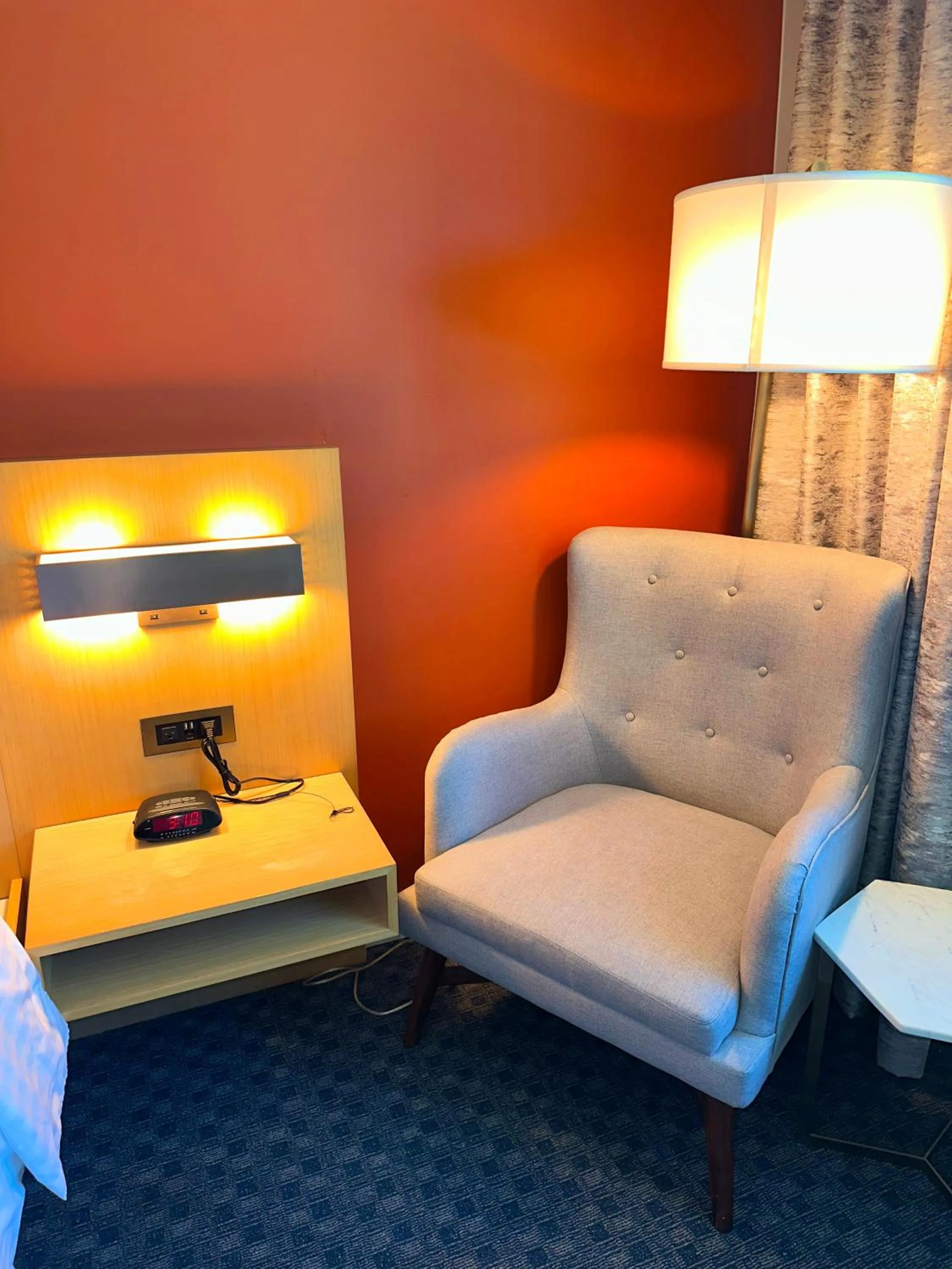 Seating area in Lincoln Hotel Monterey Park Los Angeles