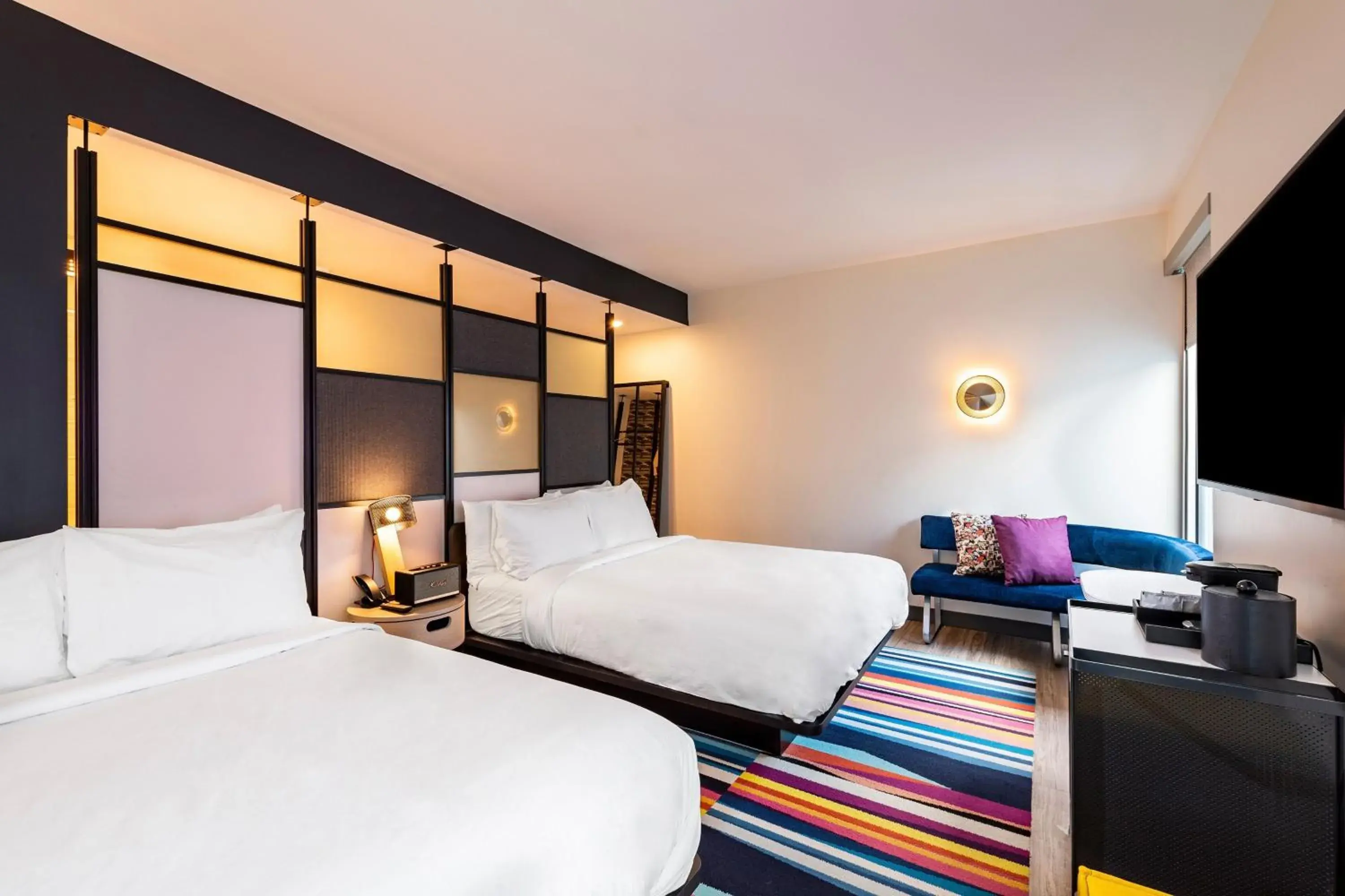 Queen Room with Two Queen Beds in Aloft Savannah Downtown Historic District Queen Room with Two Queen Beds in Aloft Savannah Downtown Historic District