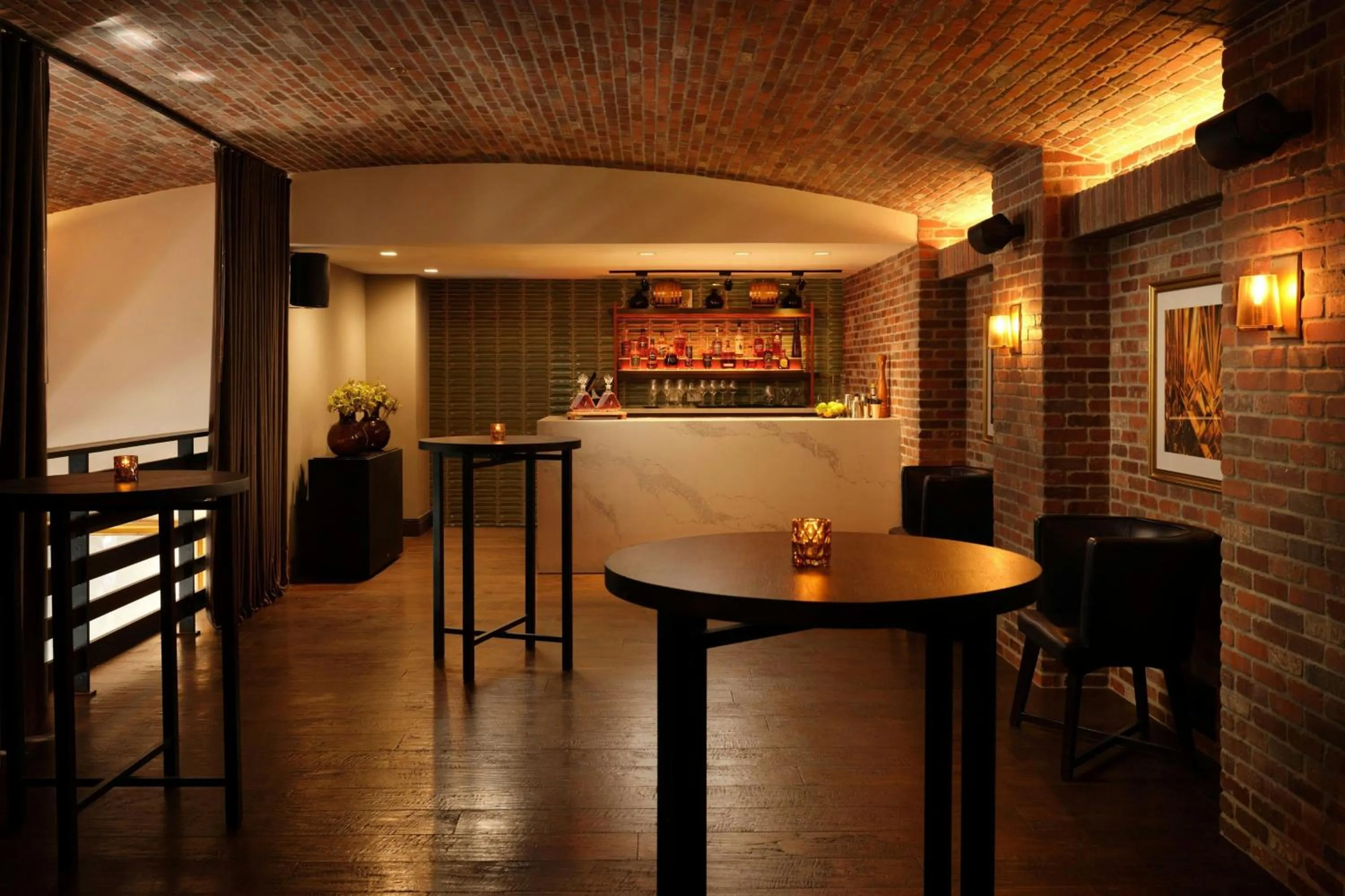 Lounge or bar in Hotel Distil, Autograph Collection