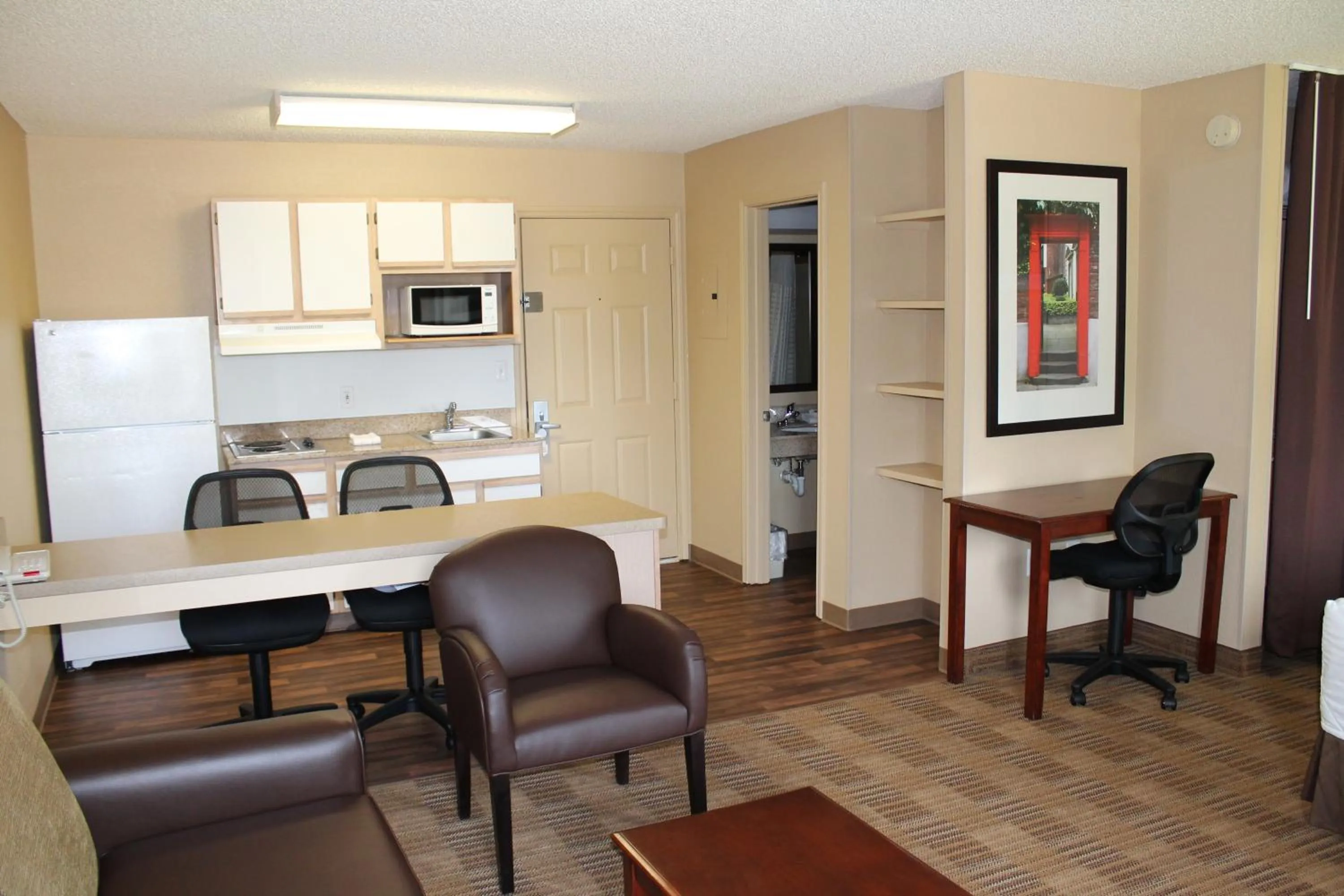 Kitchen or kitchenette in Extended Stay America Select Suites - Houston - Sugar Land