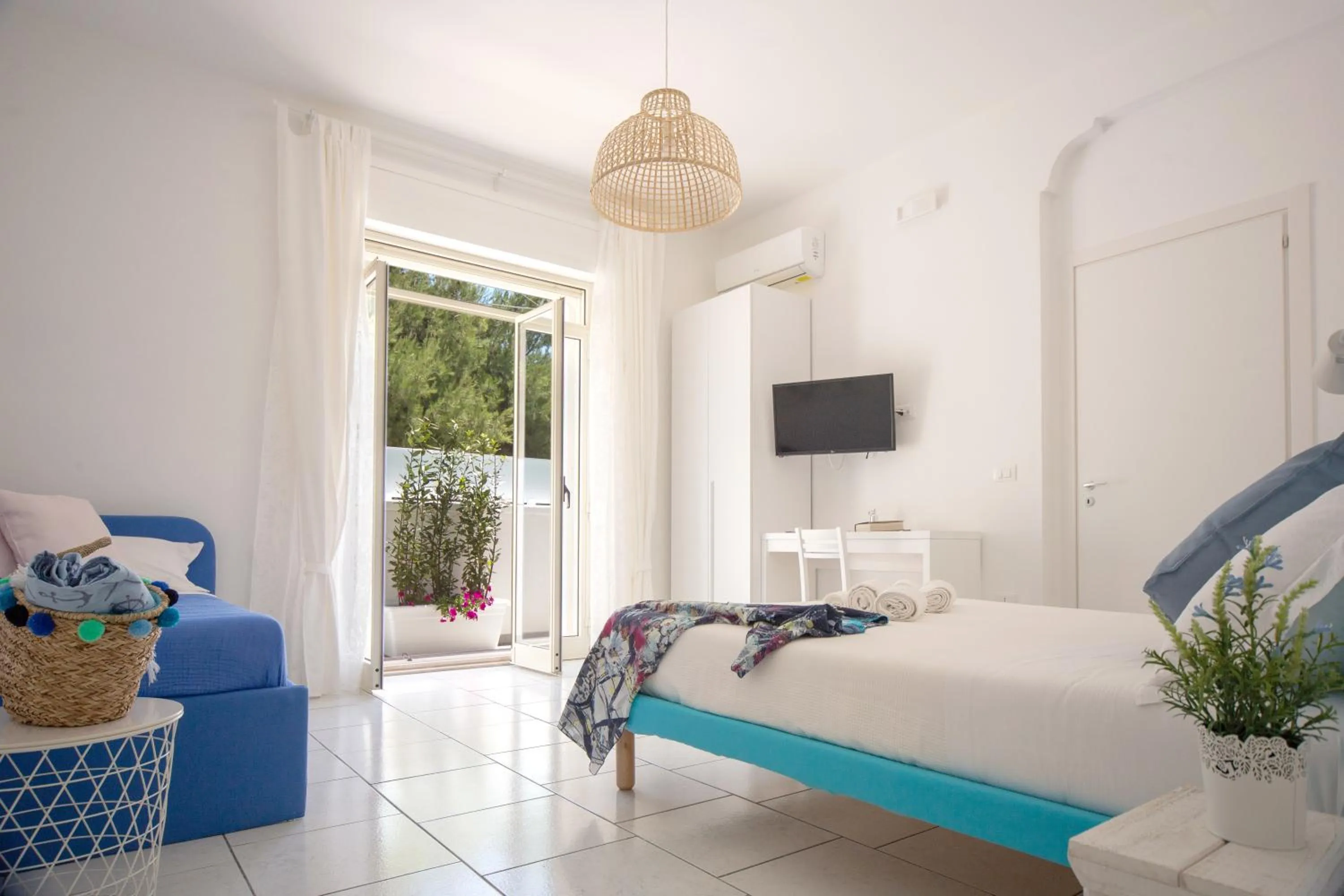 Photo of the whole room, Bed in Petra Solis by Jdvacanze