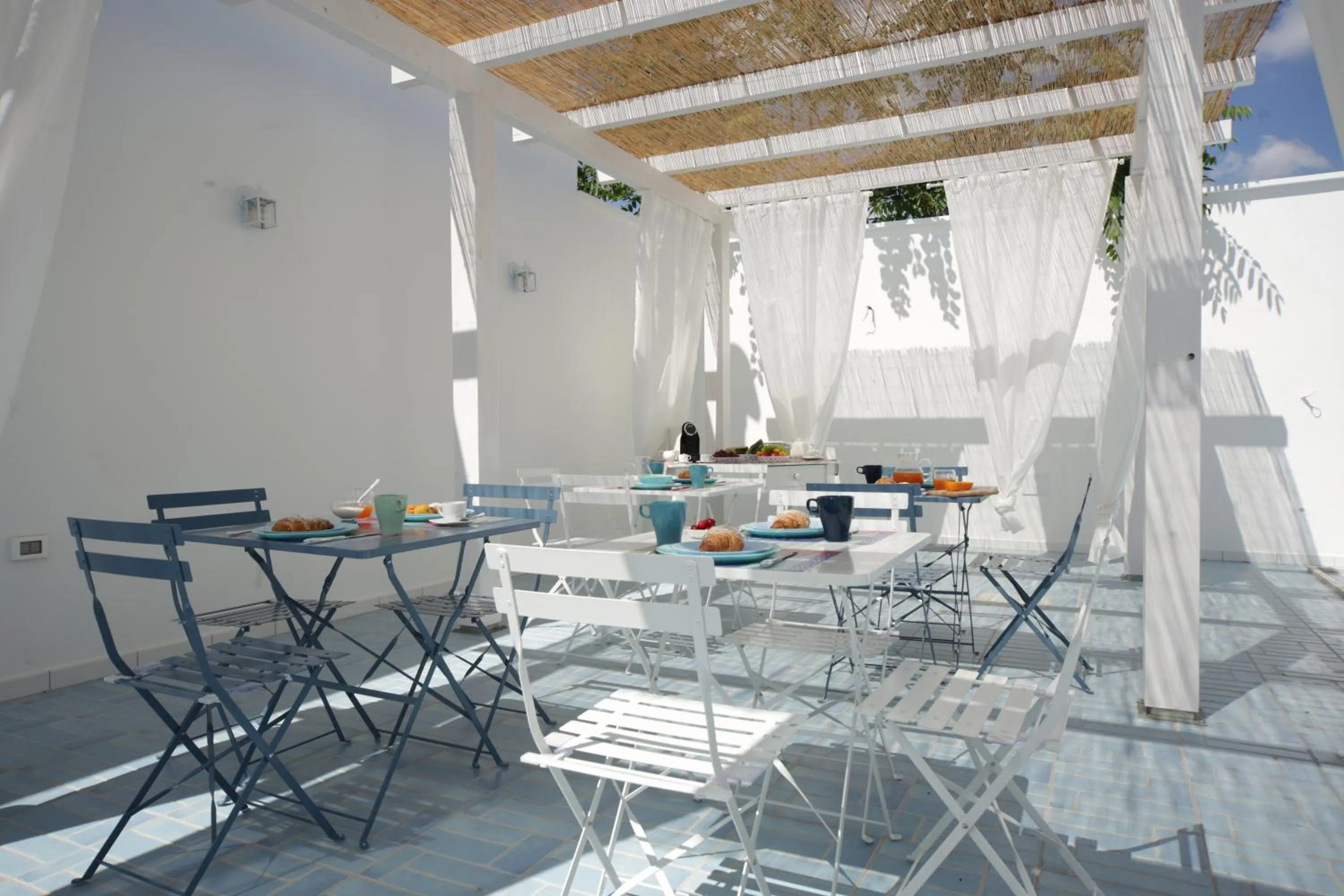 Patio in Petra Solis by Jdvacanze