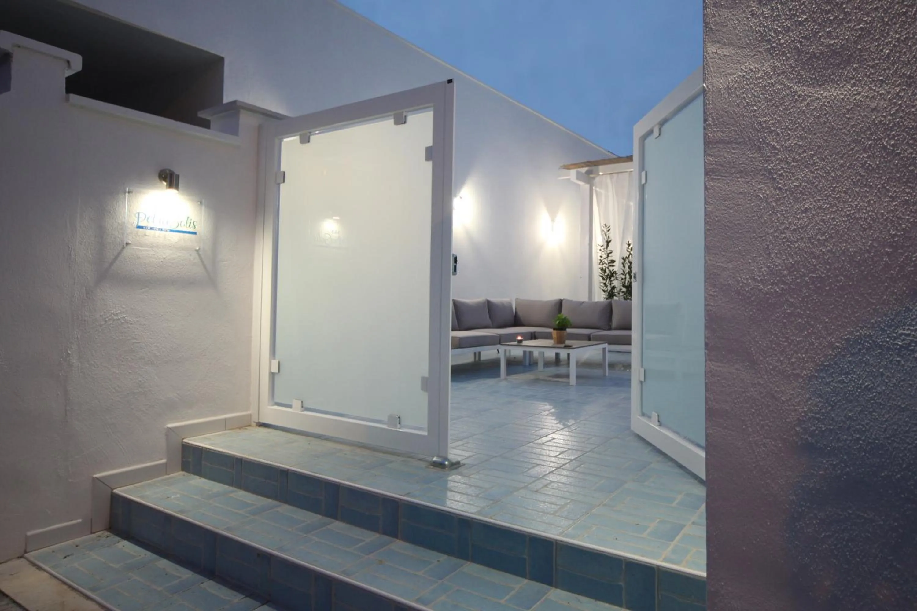 Patio in Petra Solis by Jdvacanze