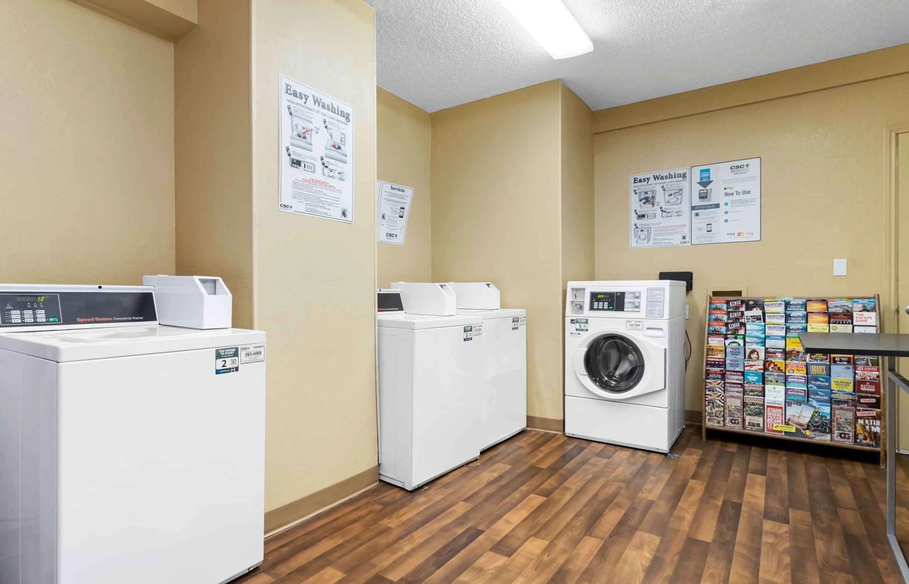 Property building in Extended Stay America Suites - Houston - Katy Freeway - Energy Corridor