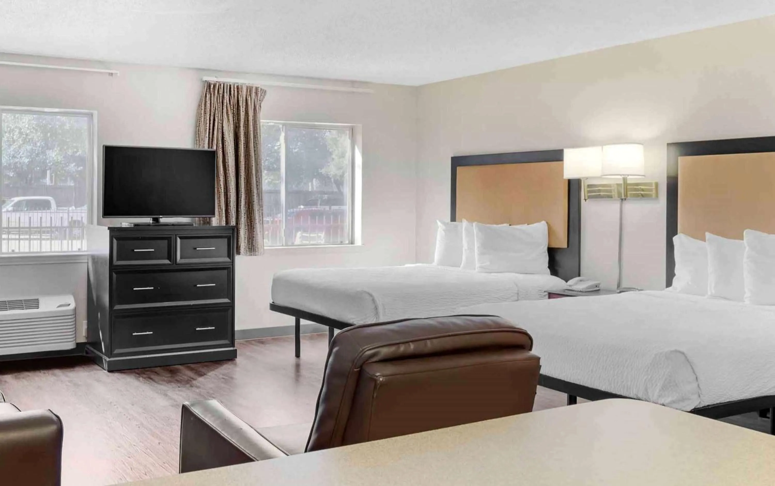 Bedroom, Bed in Extended Stay America Suites - Houston - Katy Freeway - Energy Corridor