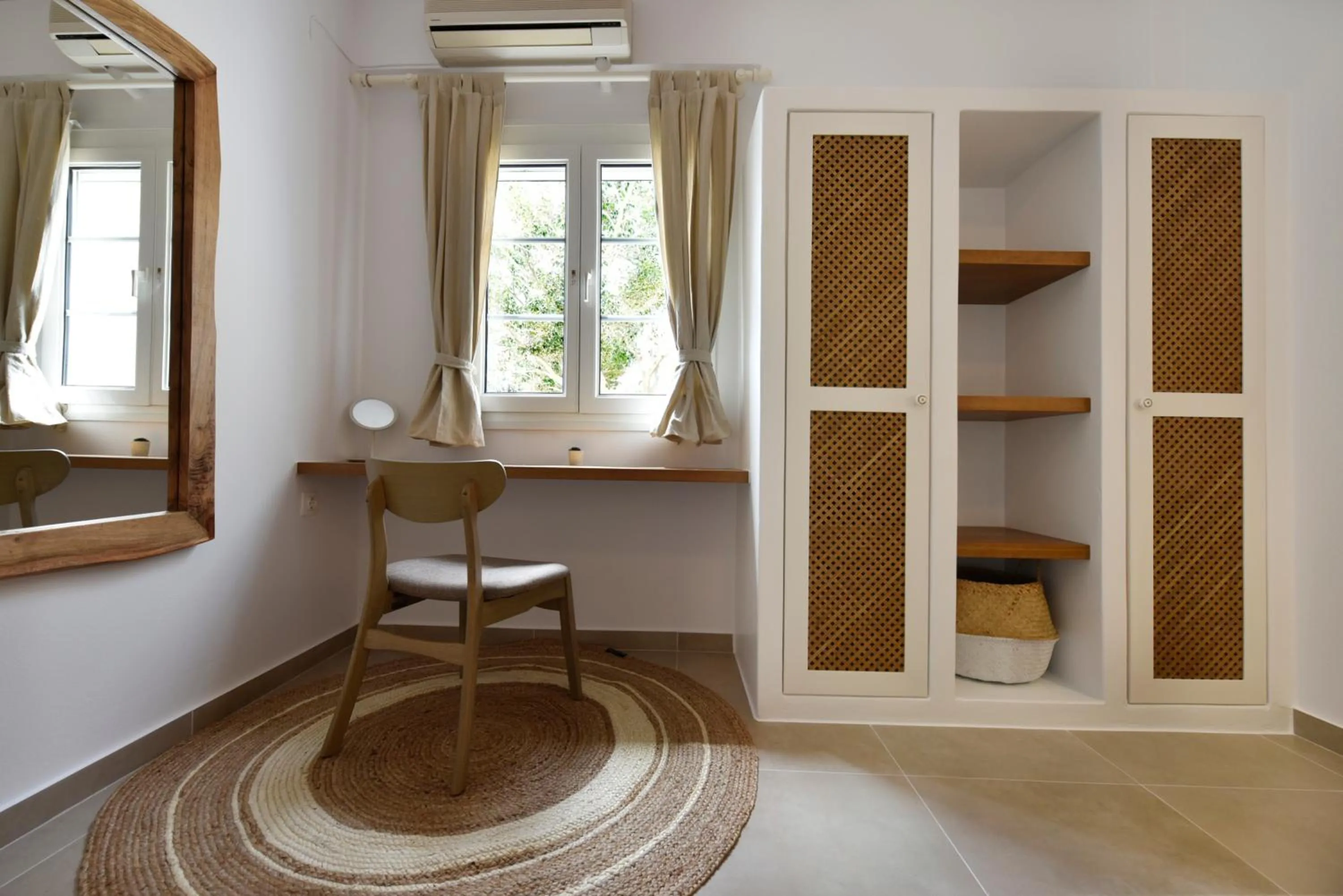 Giourgas Studios & Apartments