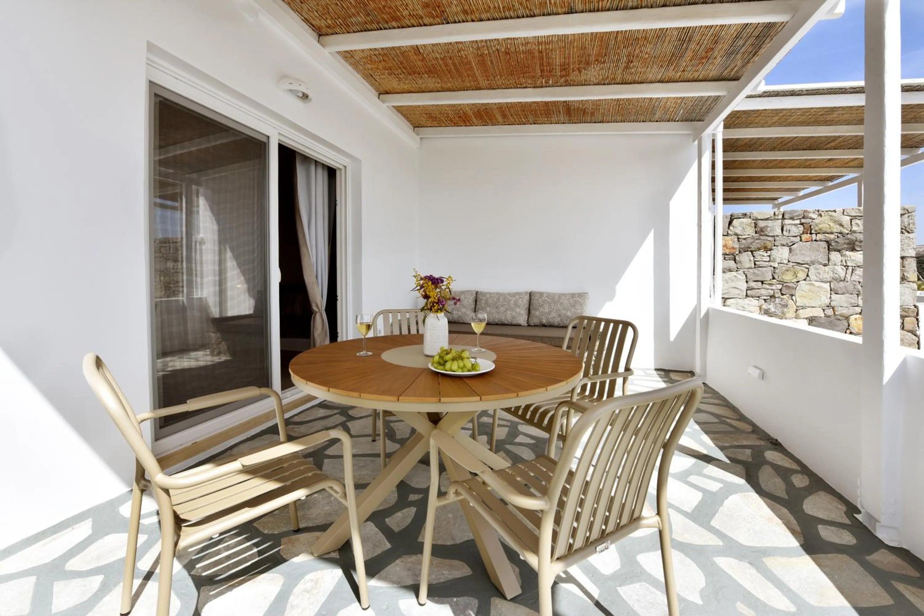 Giourgas Studios & Apartments