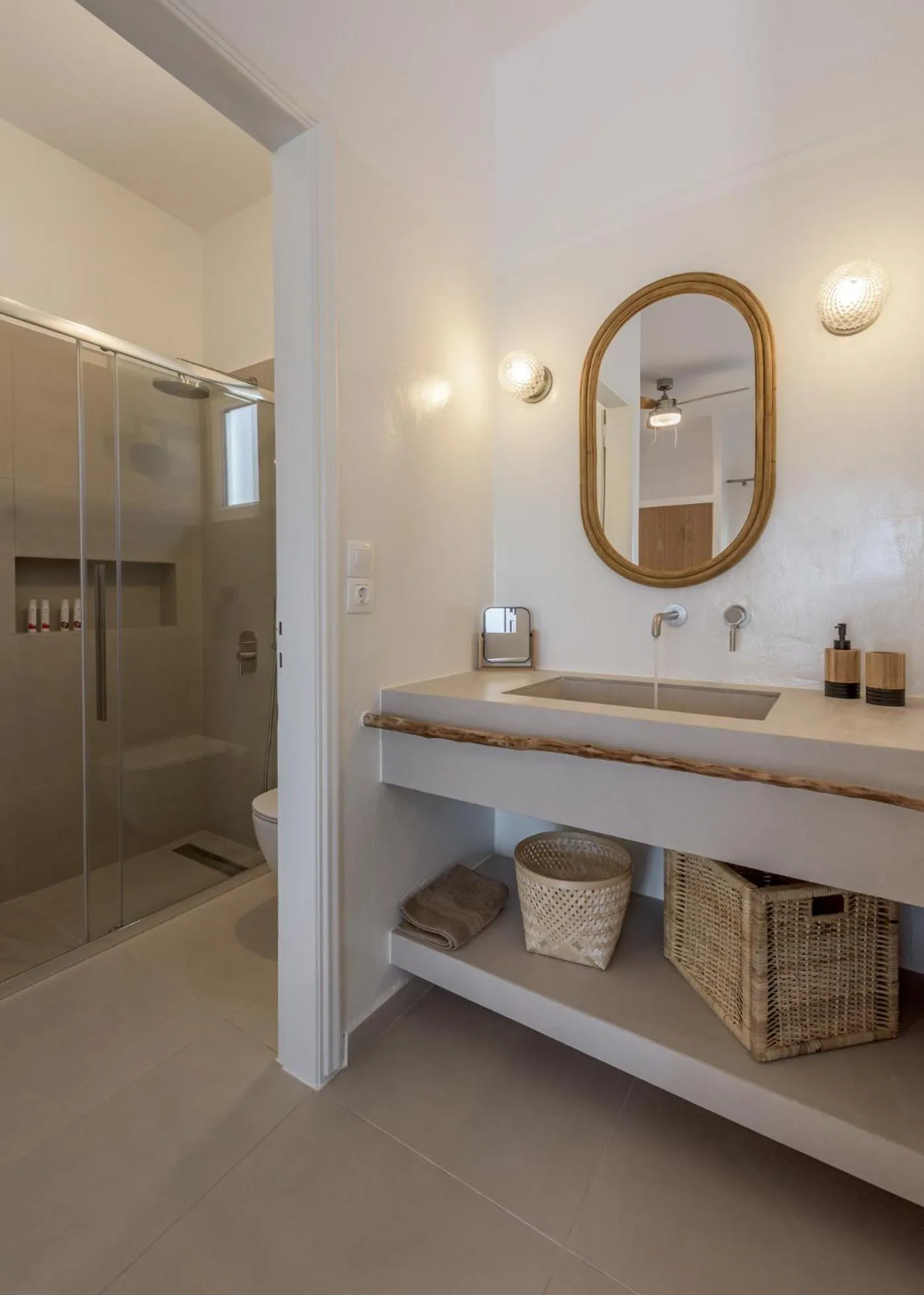 Giourgas Studios & Apartments