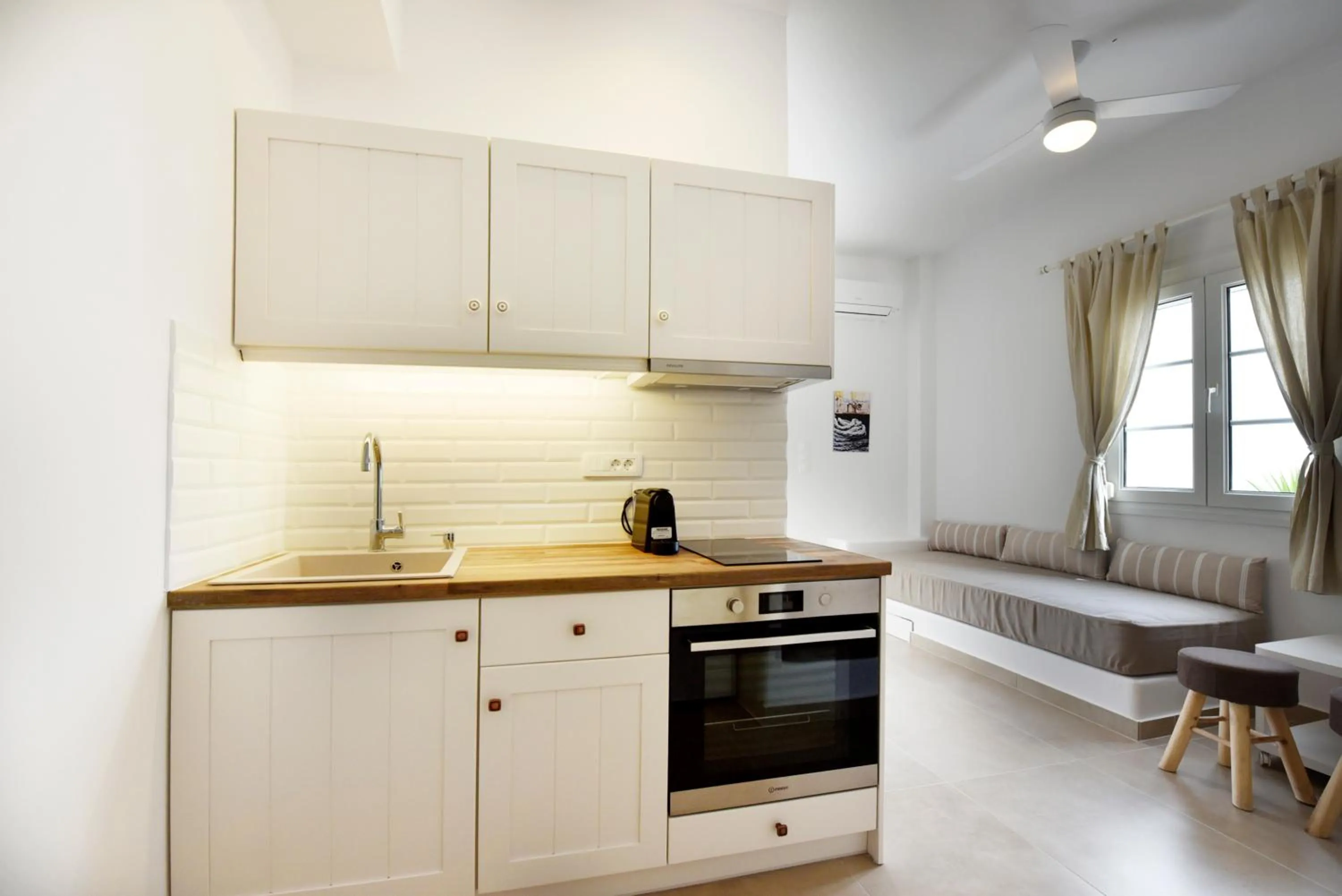 Giourgas Studios & Apartments