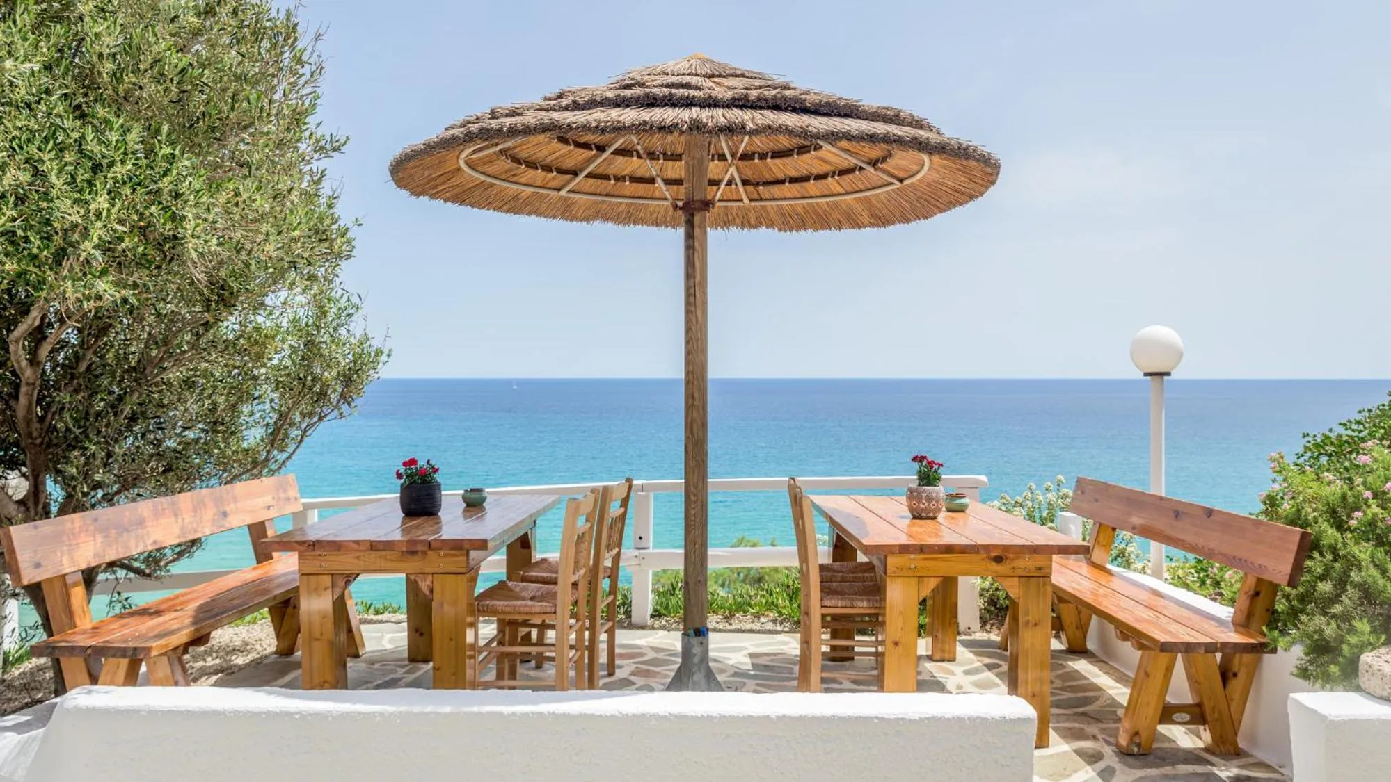 Giourgas Studios & Apartments