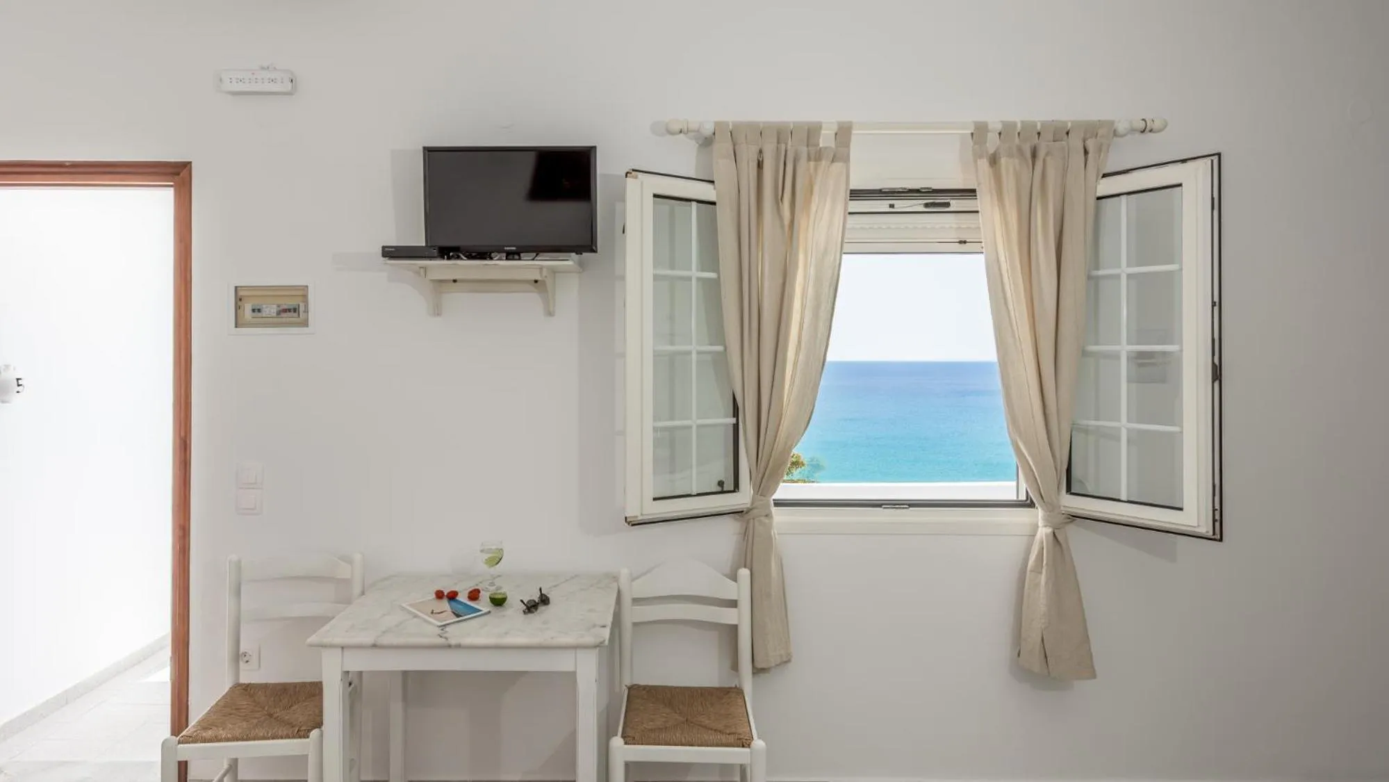 Giourgas Studios & Apartments