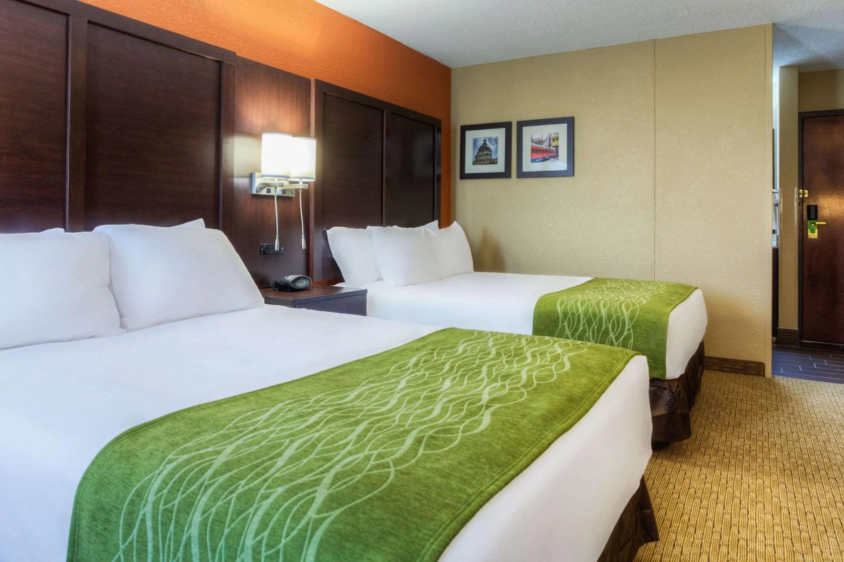 Bedroom, Bed in Comfort Inn & Suites Evansville Airport
