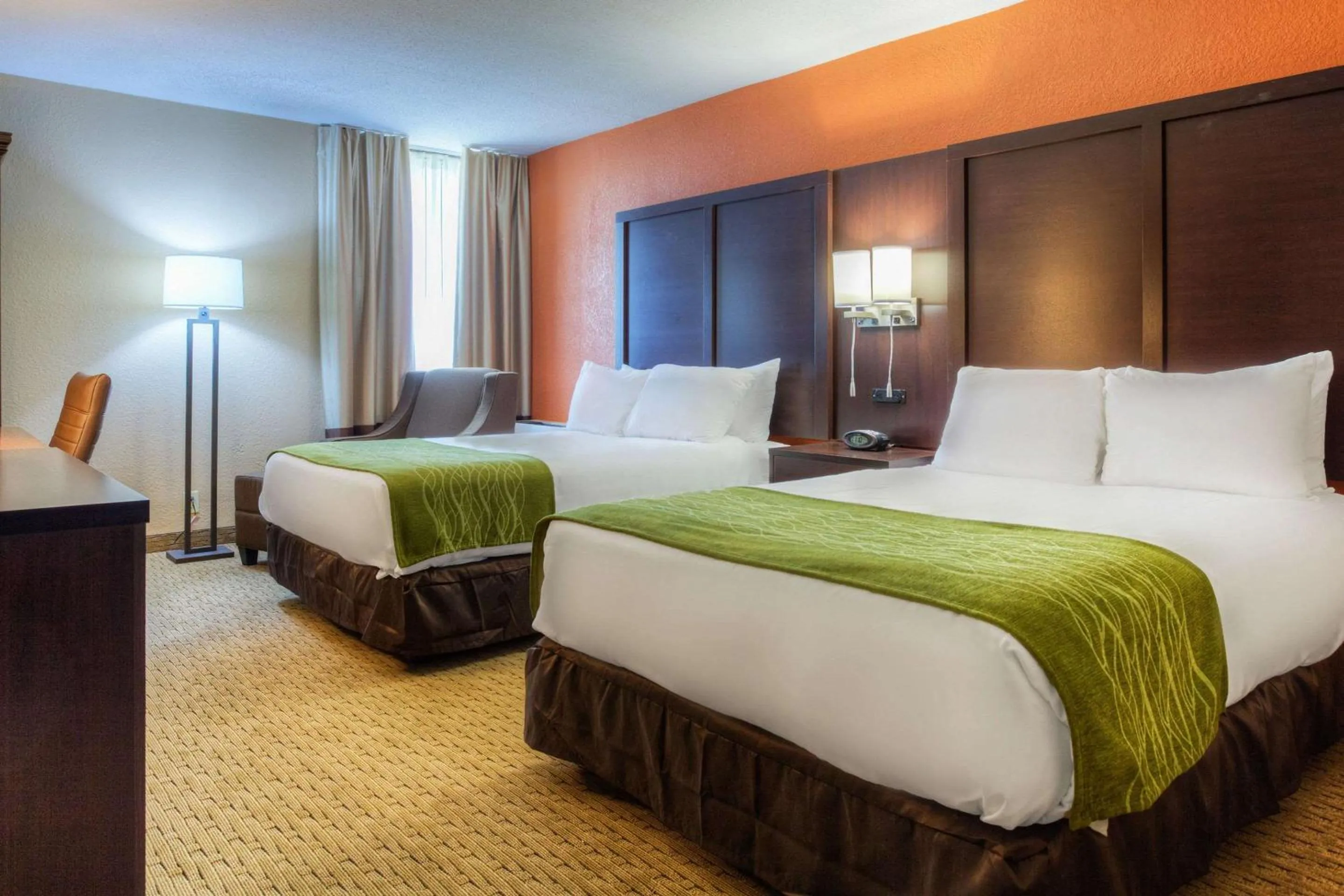 Bedroom, Bed in Comfort Inn & Suites Evansville Airport