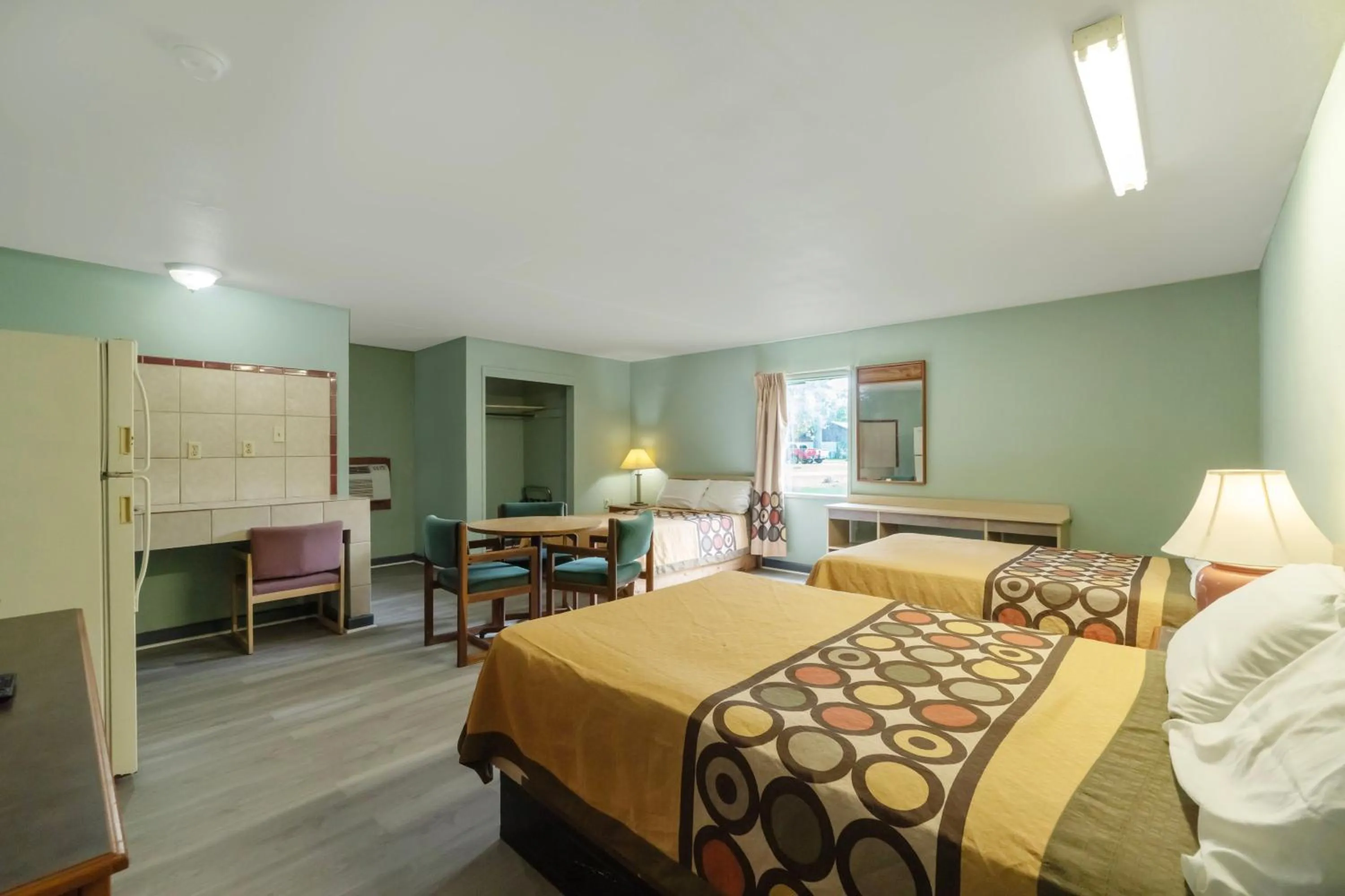 Bedroom, Bed in Capital O Parker Motel Clute Jackson Tx 332