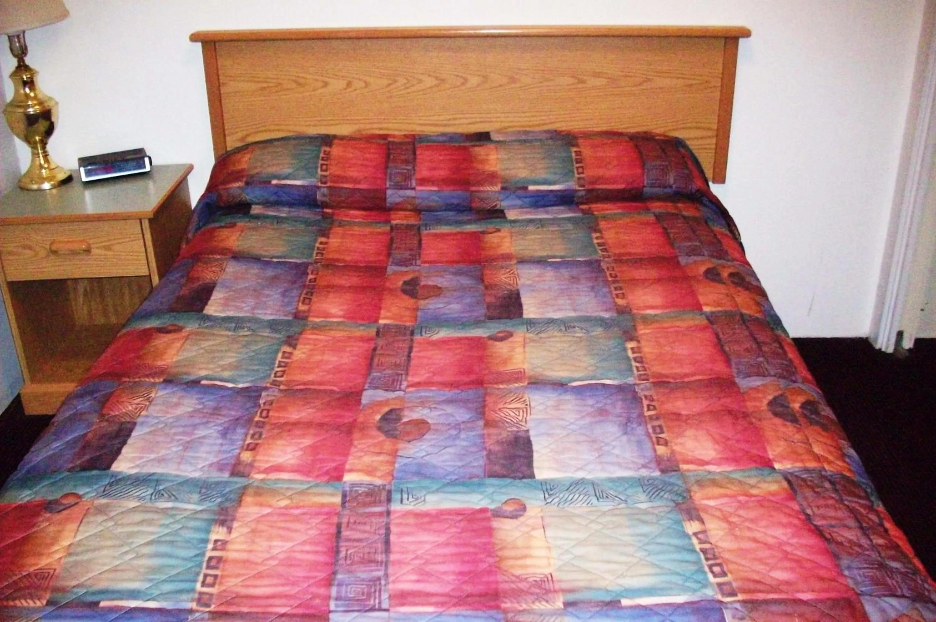 Bed in Hilander Motel