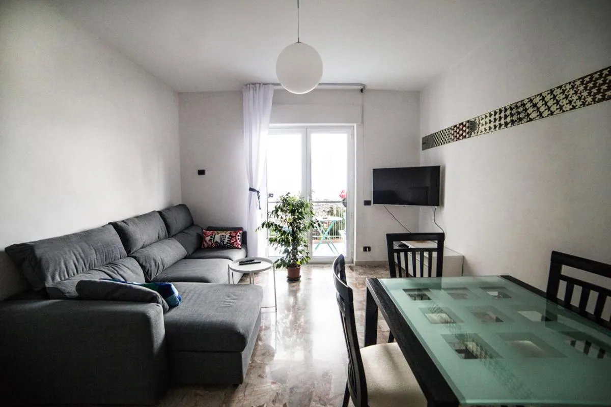 Communal lounge/ TV room in B&B Pacifico