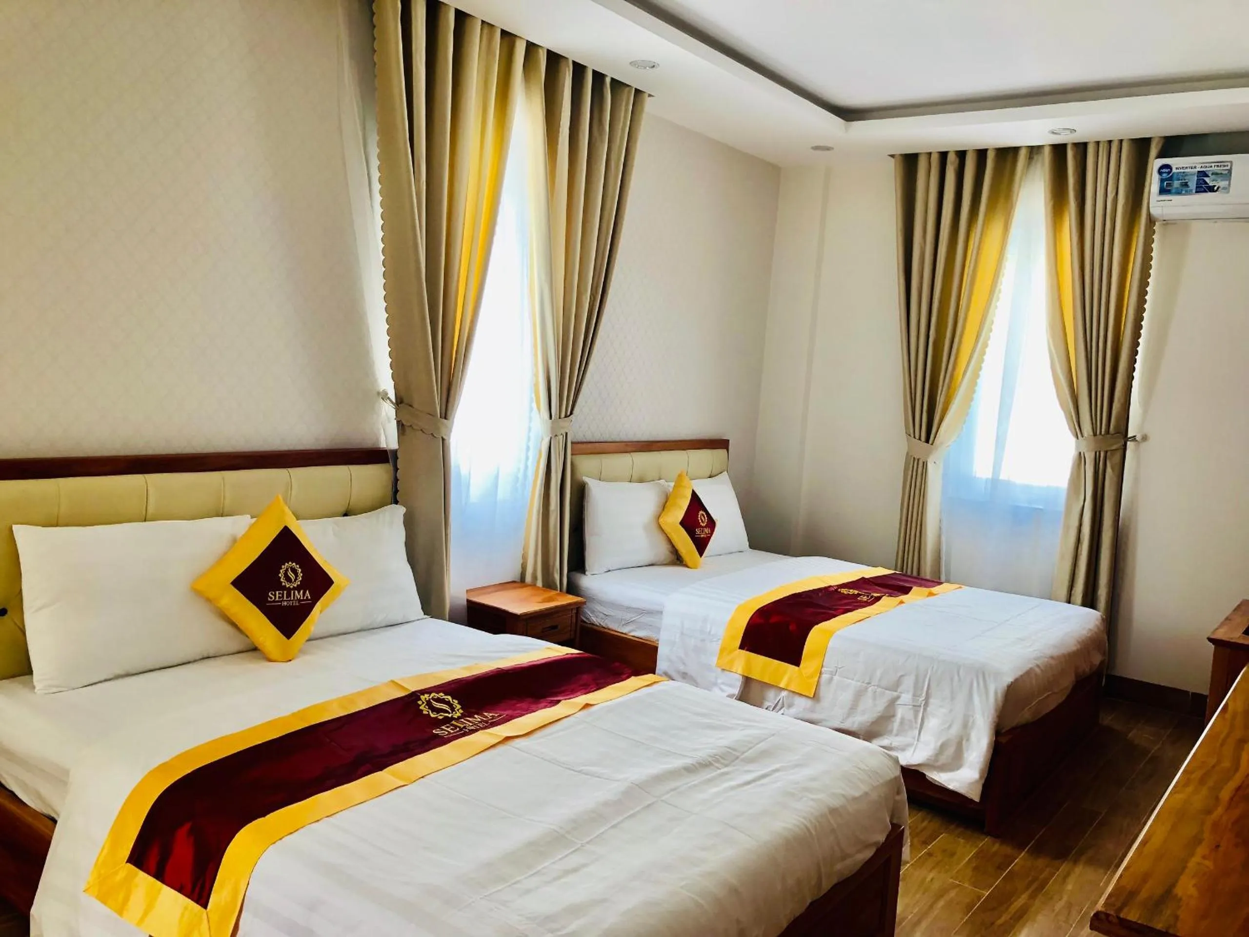 Bedroom, Bed in Selima Hotel