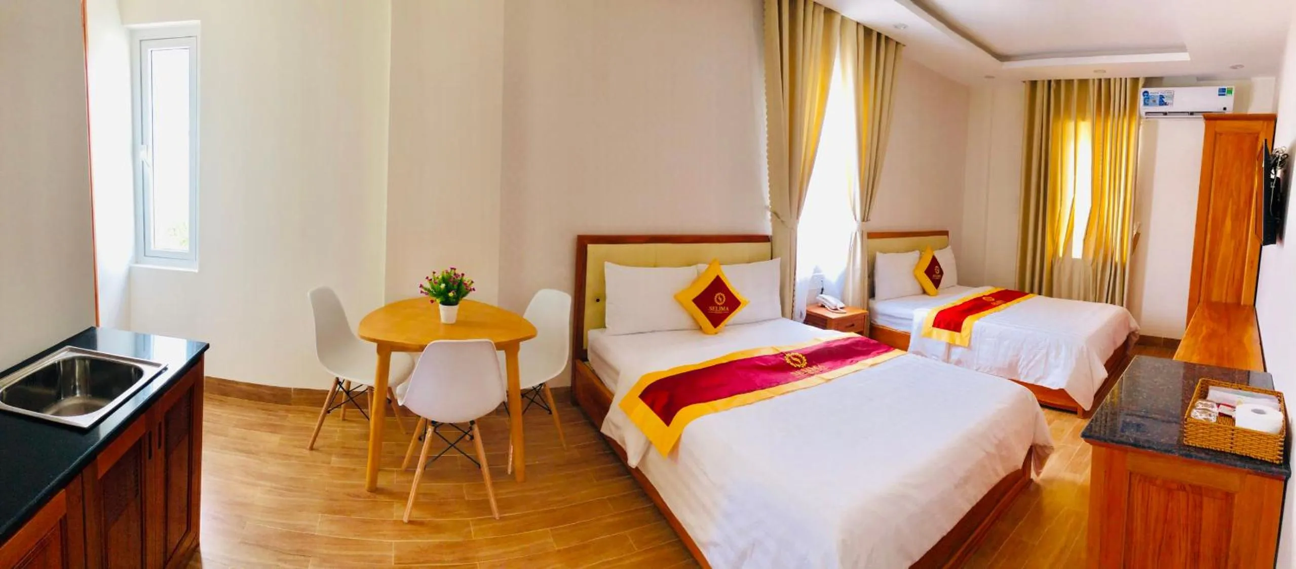 Photo of the whole room, Bed in Selima Hotel