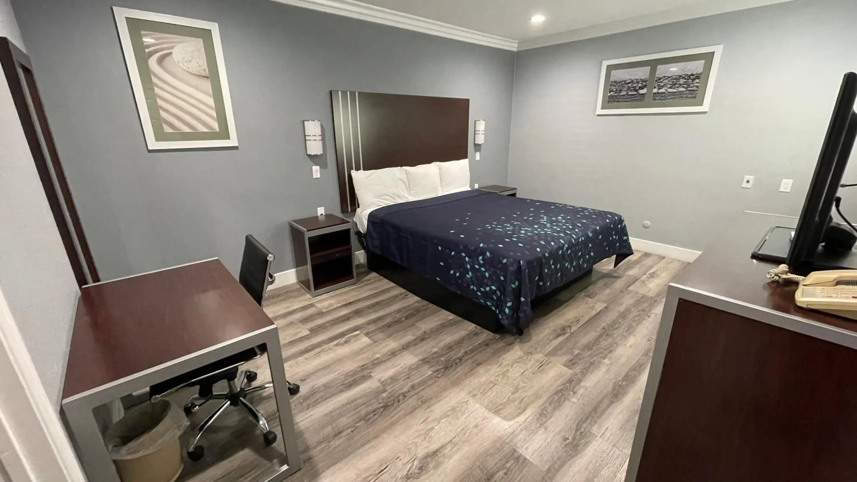 Family Room - single occupancy - Disability Access in Regency Motel Family Room - single occupancy - Disability Access in Regency Motel