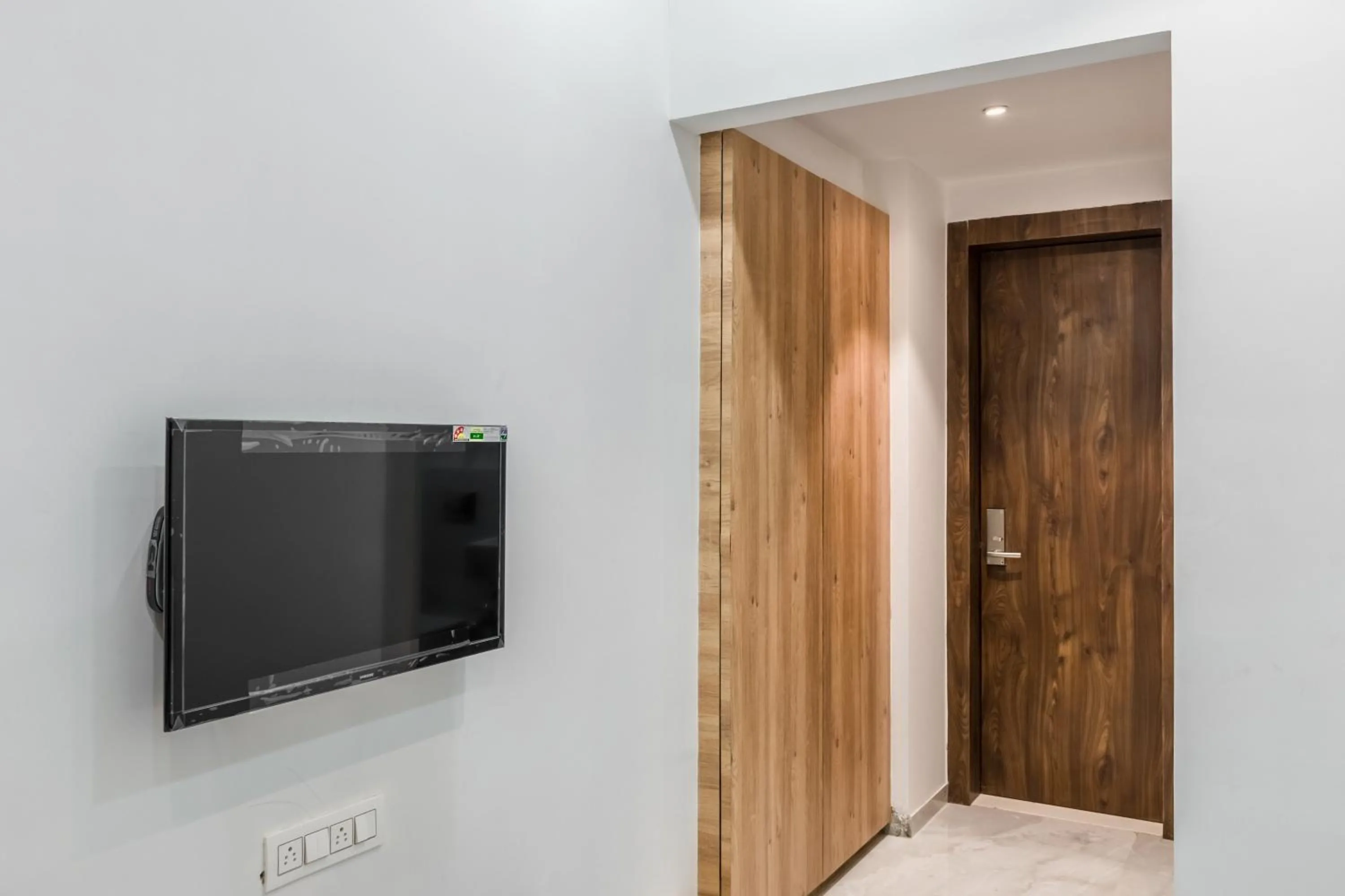 TV and multimedia in Meridian Hotel & Banquet