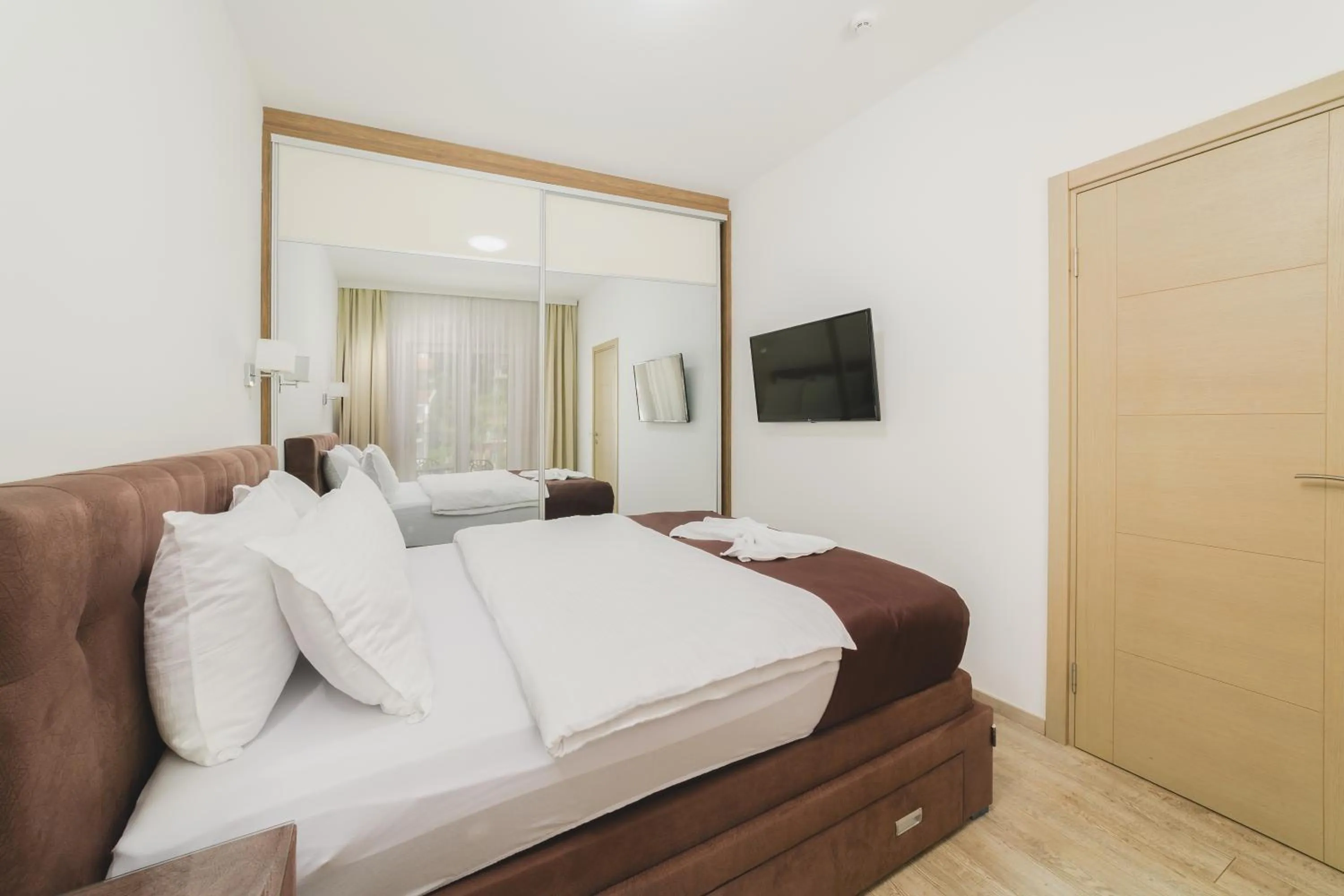 TV and multimedia, Bed in Hotel 219 Budva