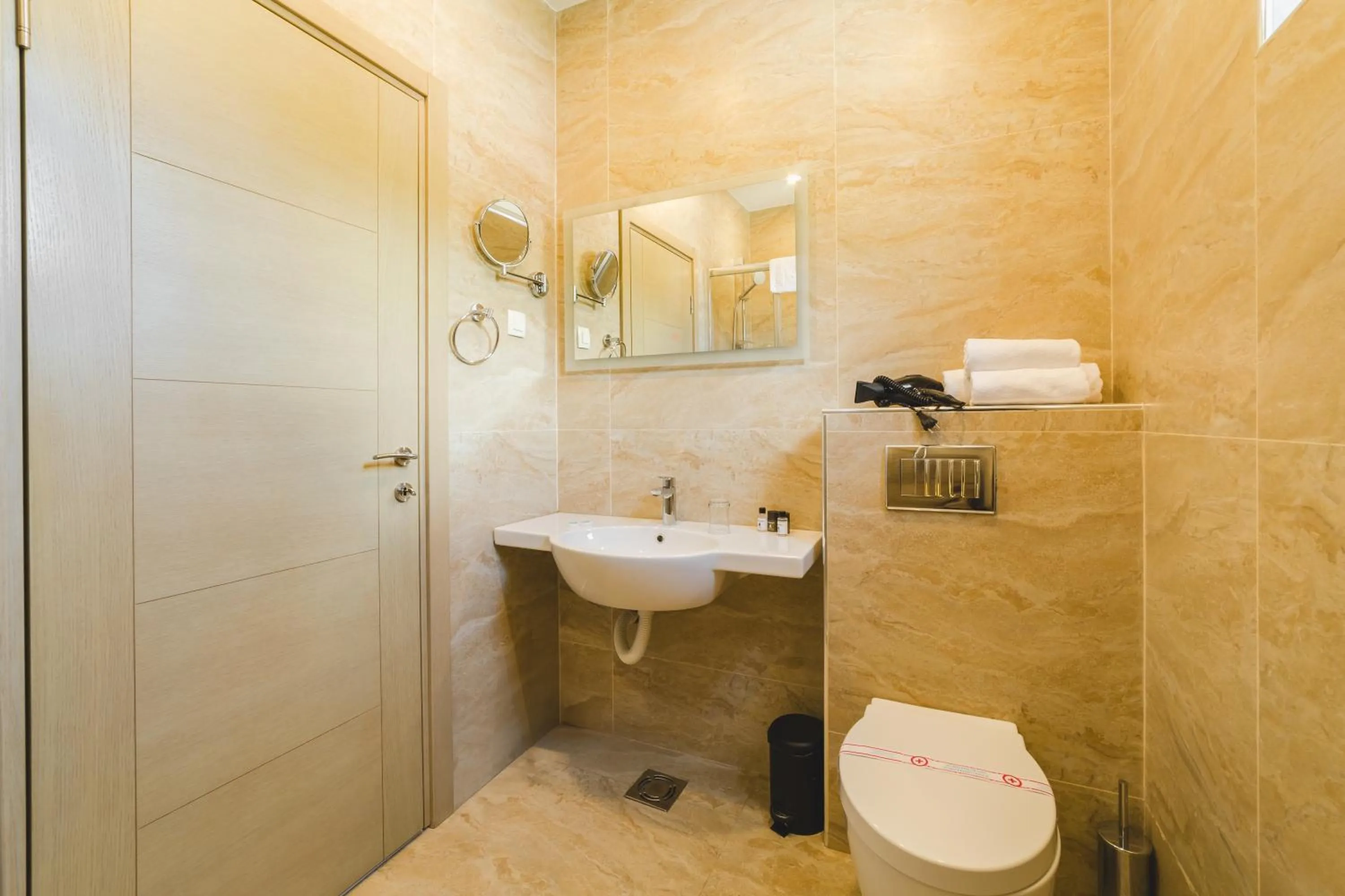 Toilet in Hotel 219 Budva