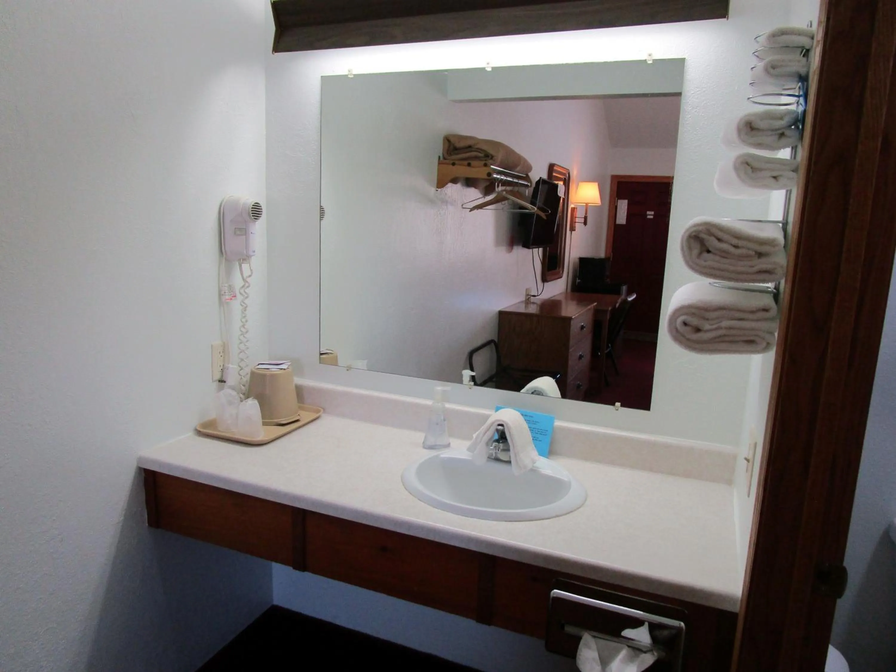 Bathroom in Dakota Country Inn