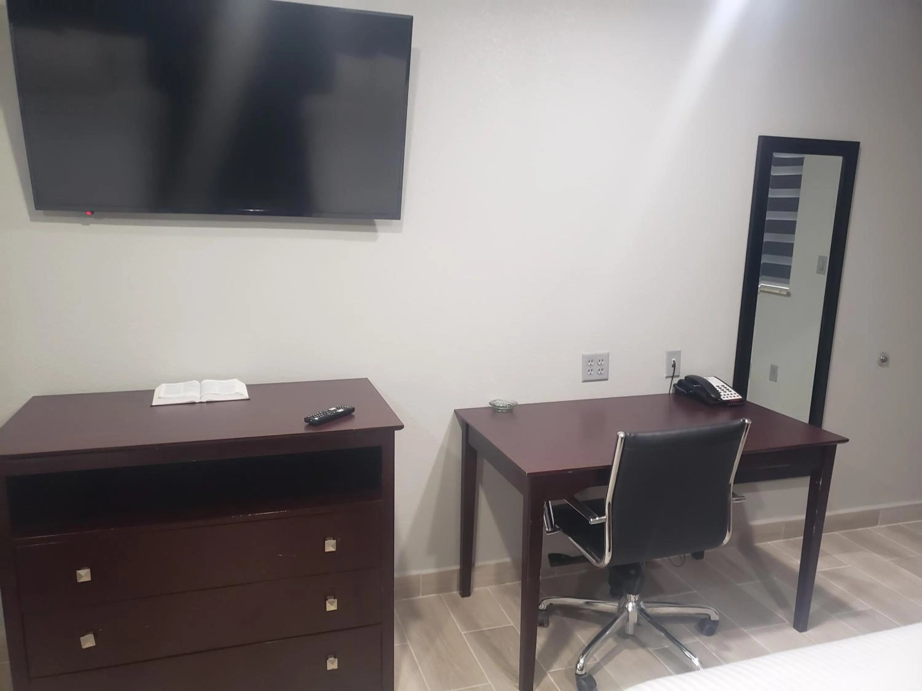 Cotulla Executive Inn