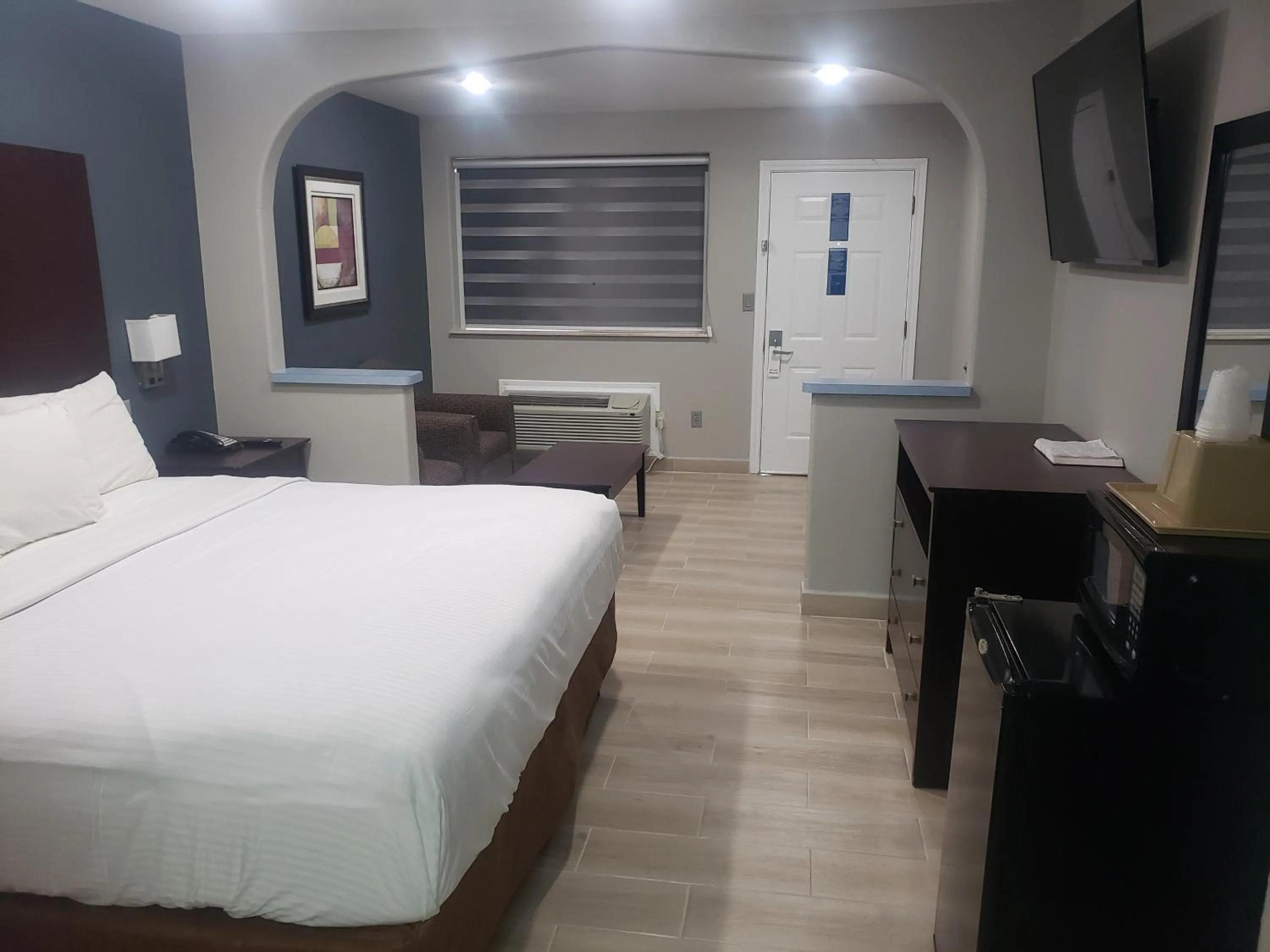 Bed in Cotulla Executive Inn