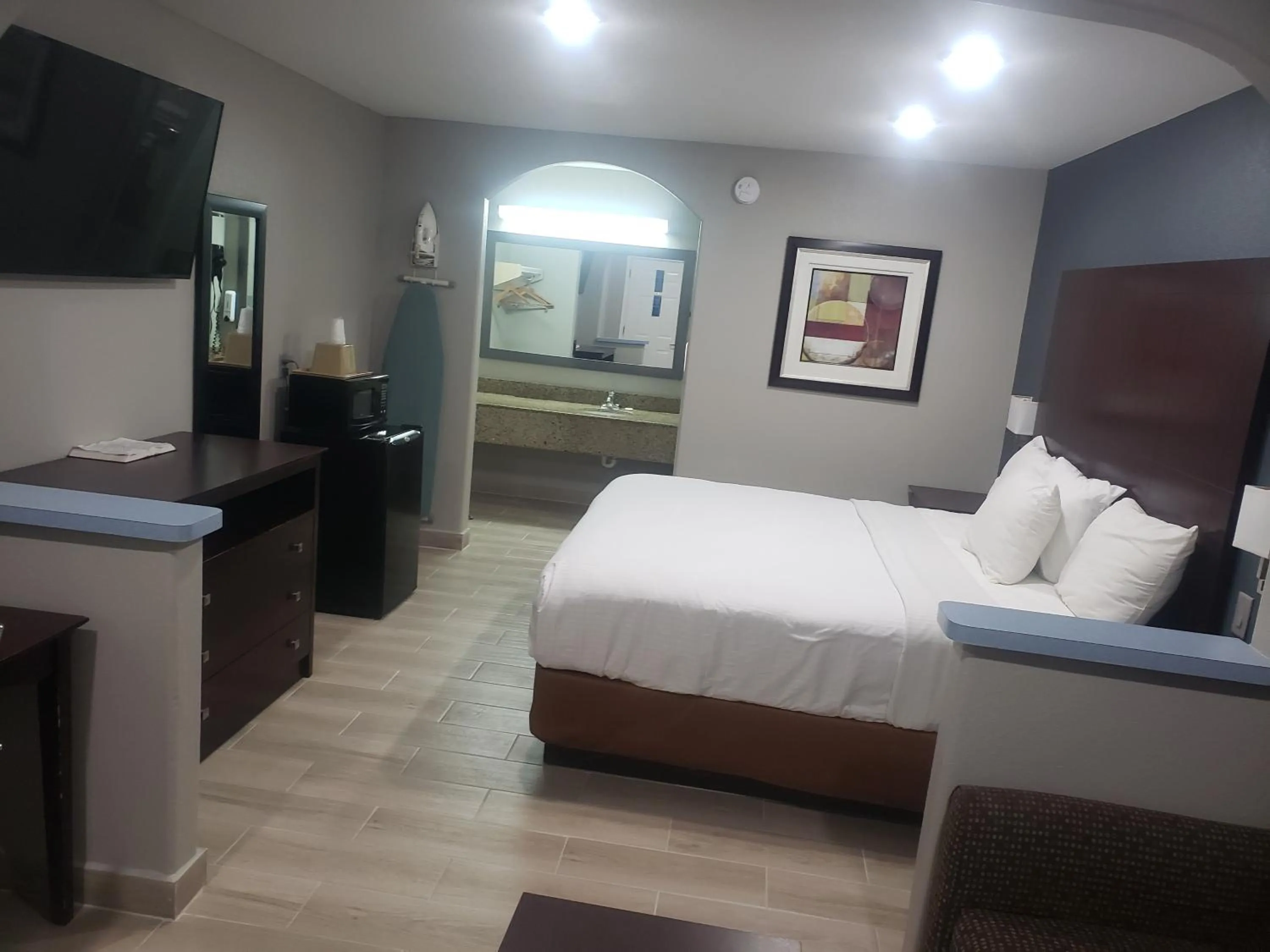 Bed in Cotulla Executive Inn