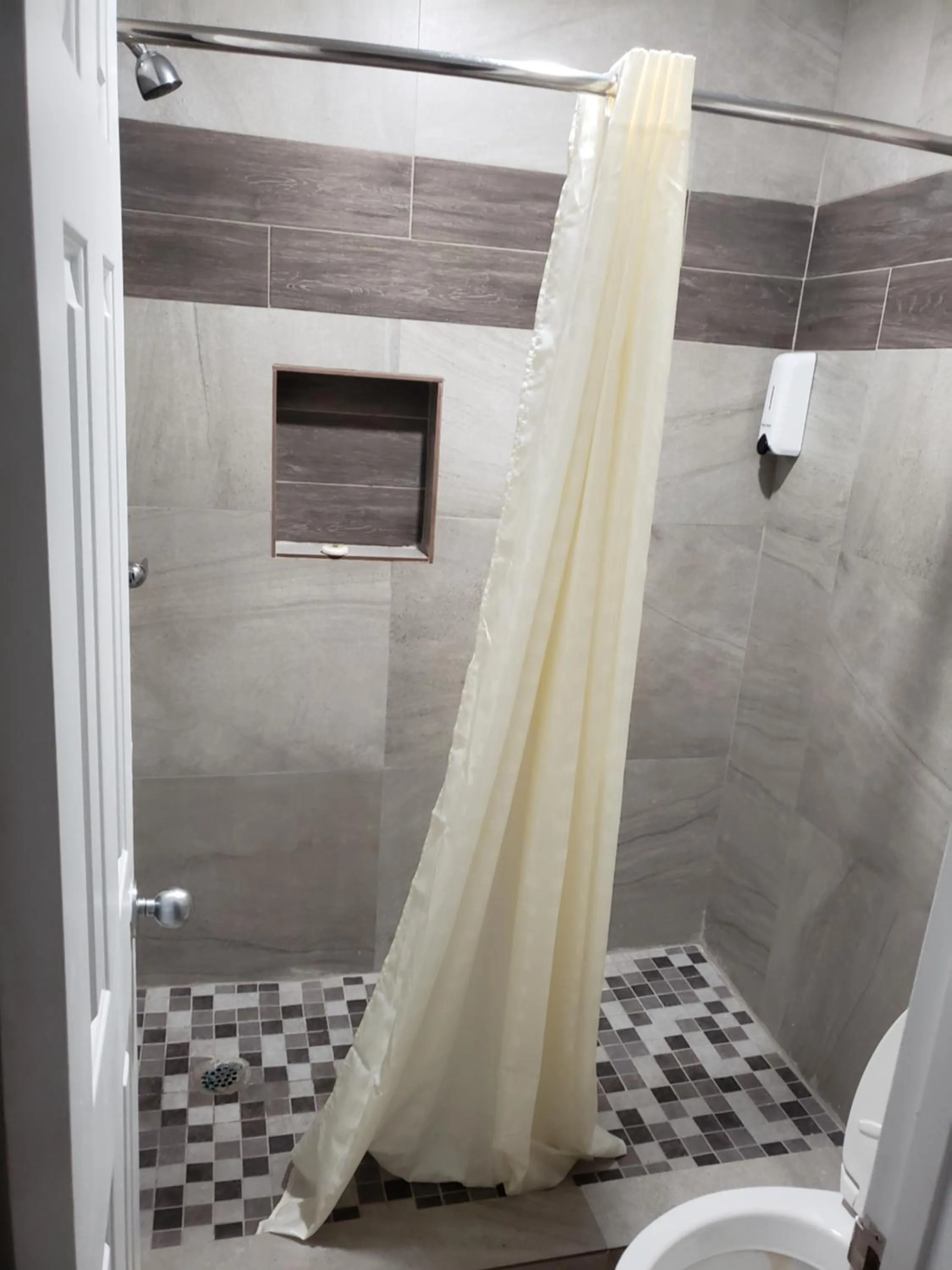 Cotulla Executive Inn