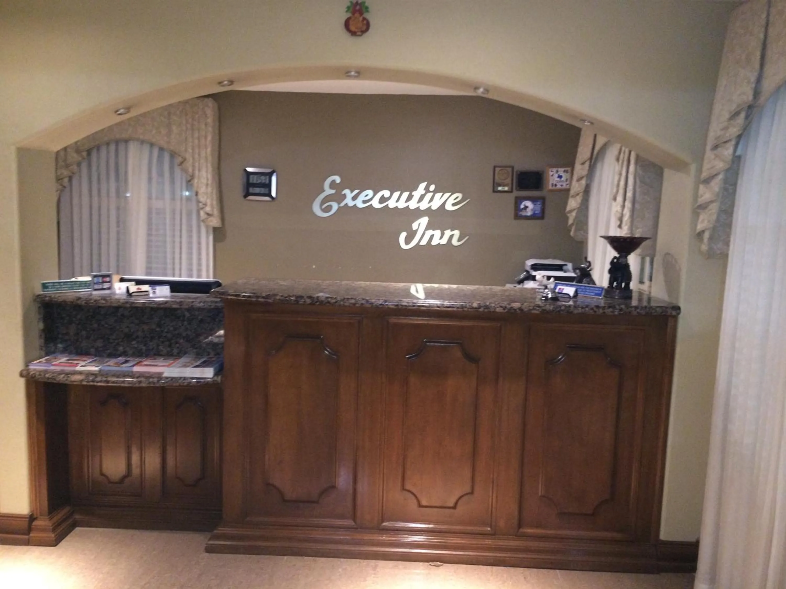 Lobby or reception in Cotulla Executive Inn