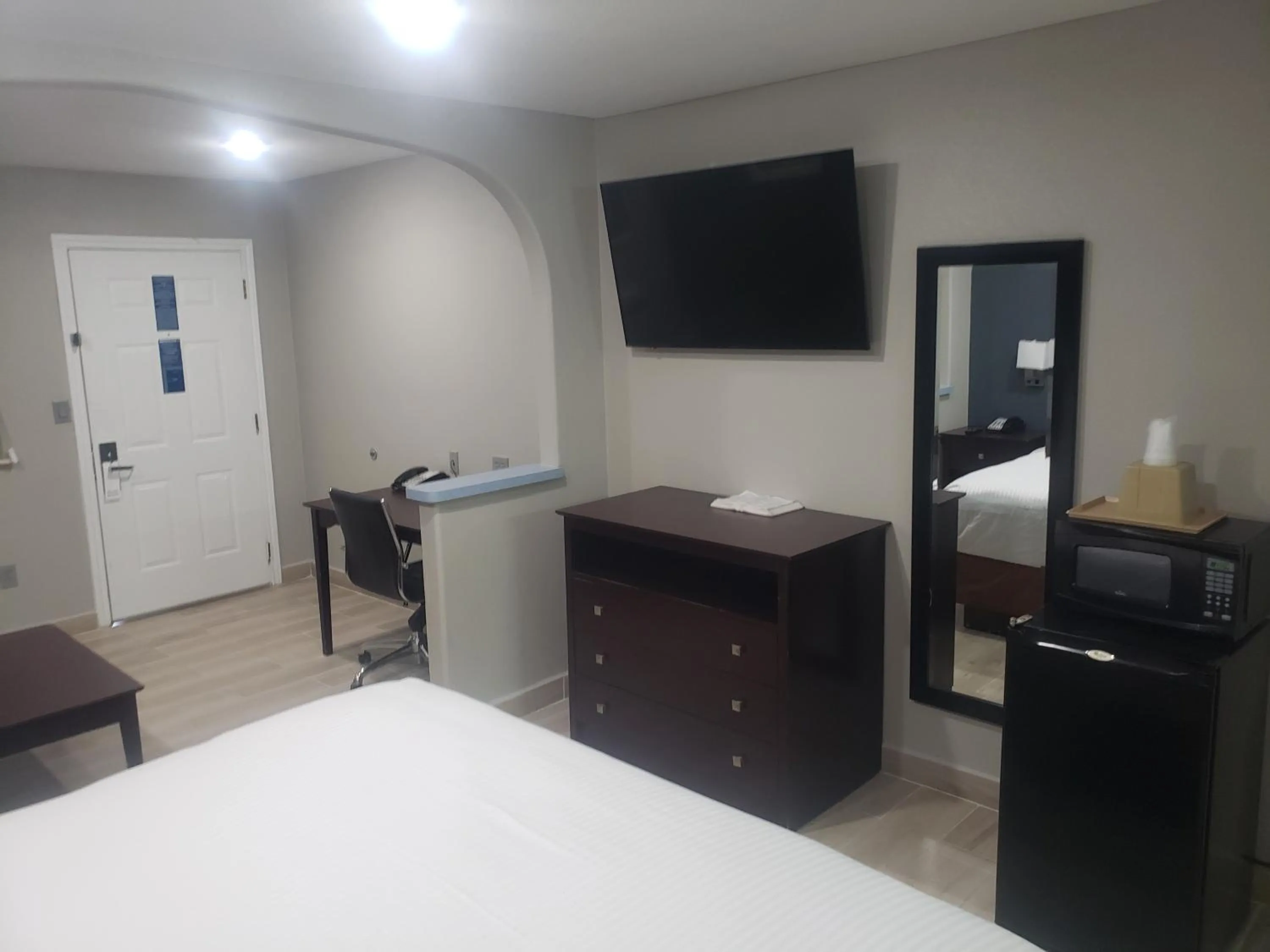 Bed in Cotulla Executive Inn