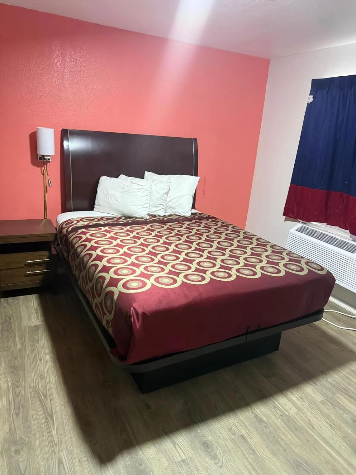 Bedroom, Bed in Economy Inn By OYO, Lamesa TX