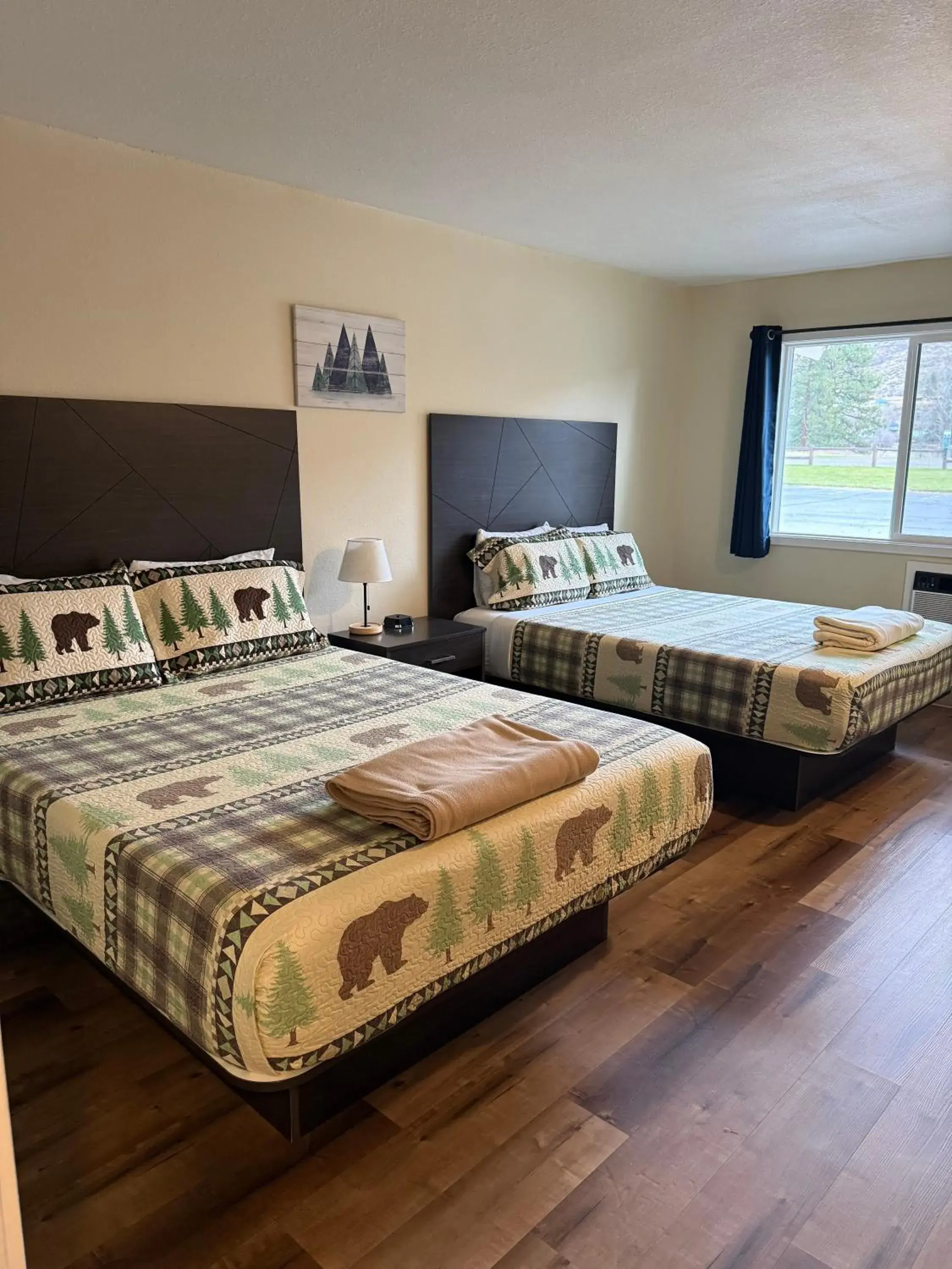 Double Queen Deluxe in Winthrop Inn Double Queen Deluxe in Winthrop Inn