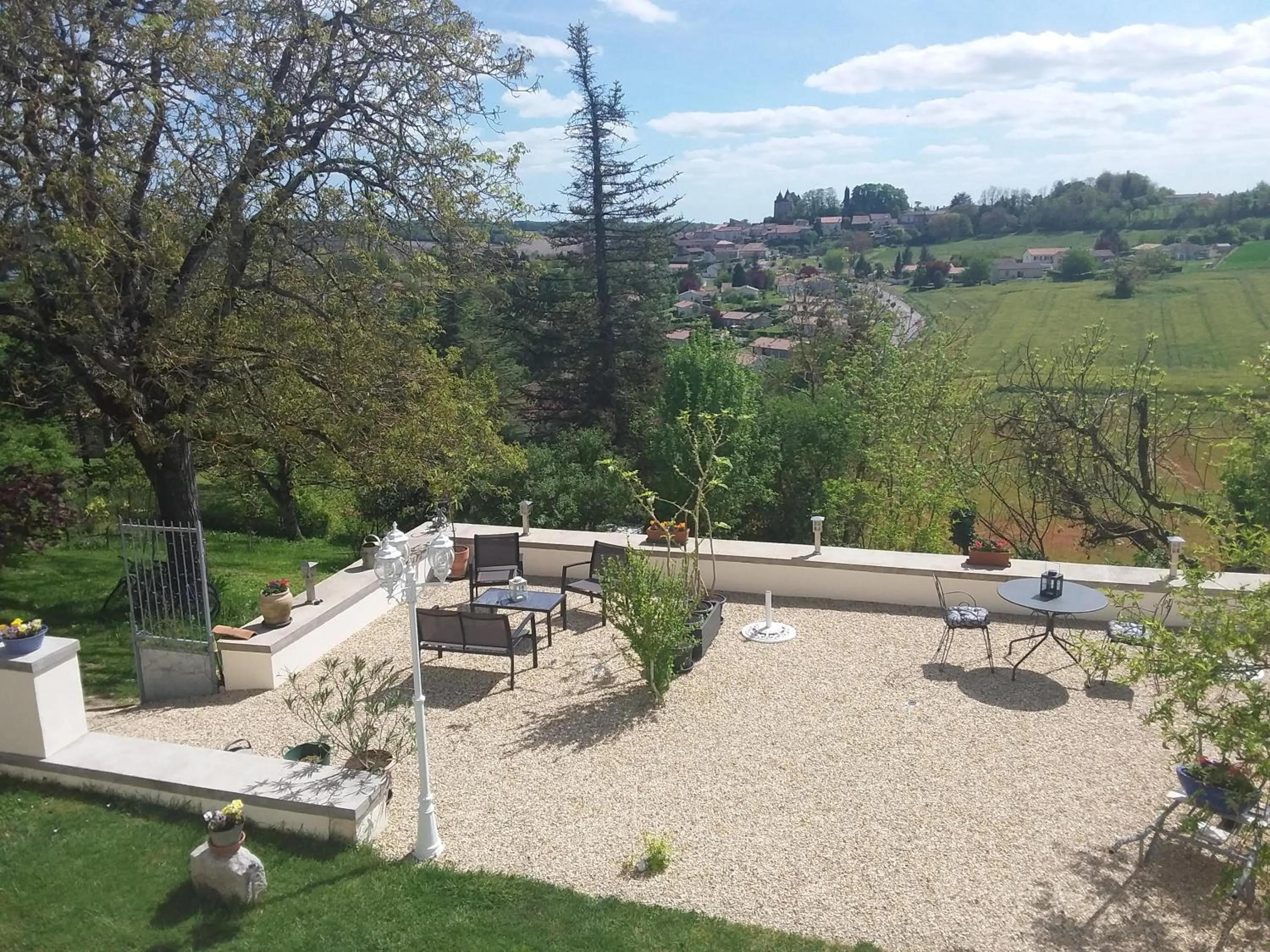 Patio in MONTISMAURELLI