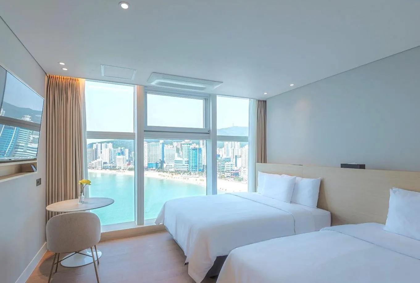 Bedroom, Bed in Hotel Marine view