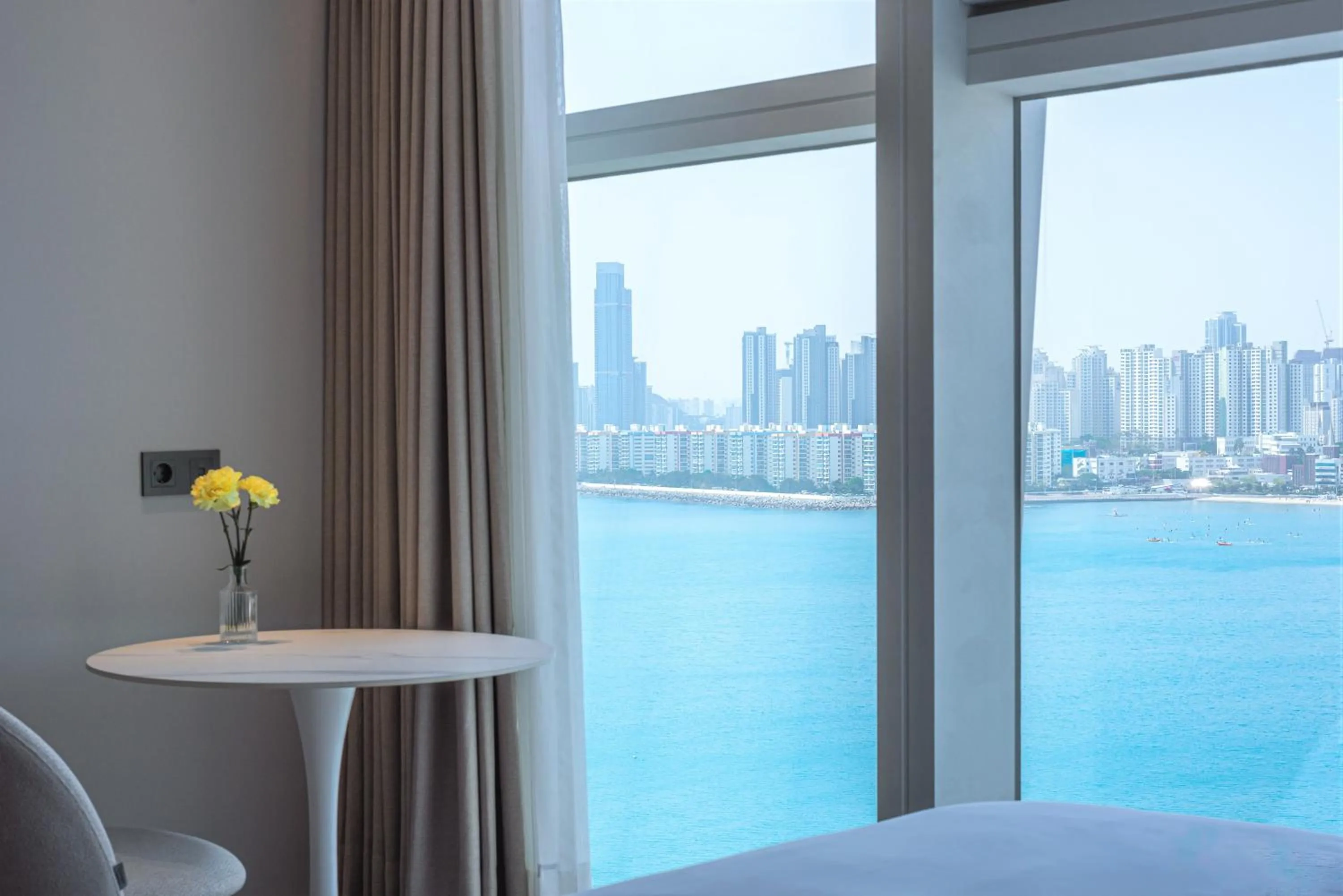 Sea view, Bed in Hotel Marine view