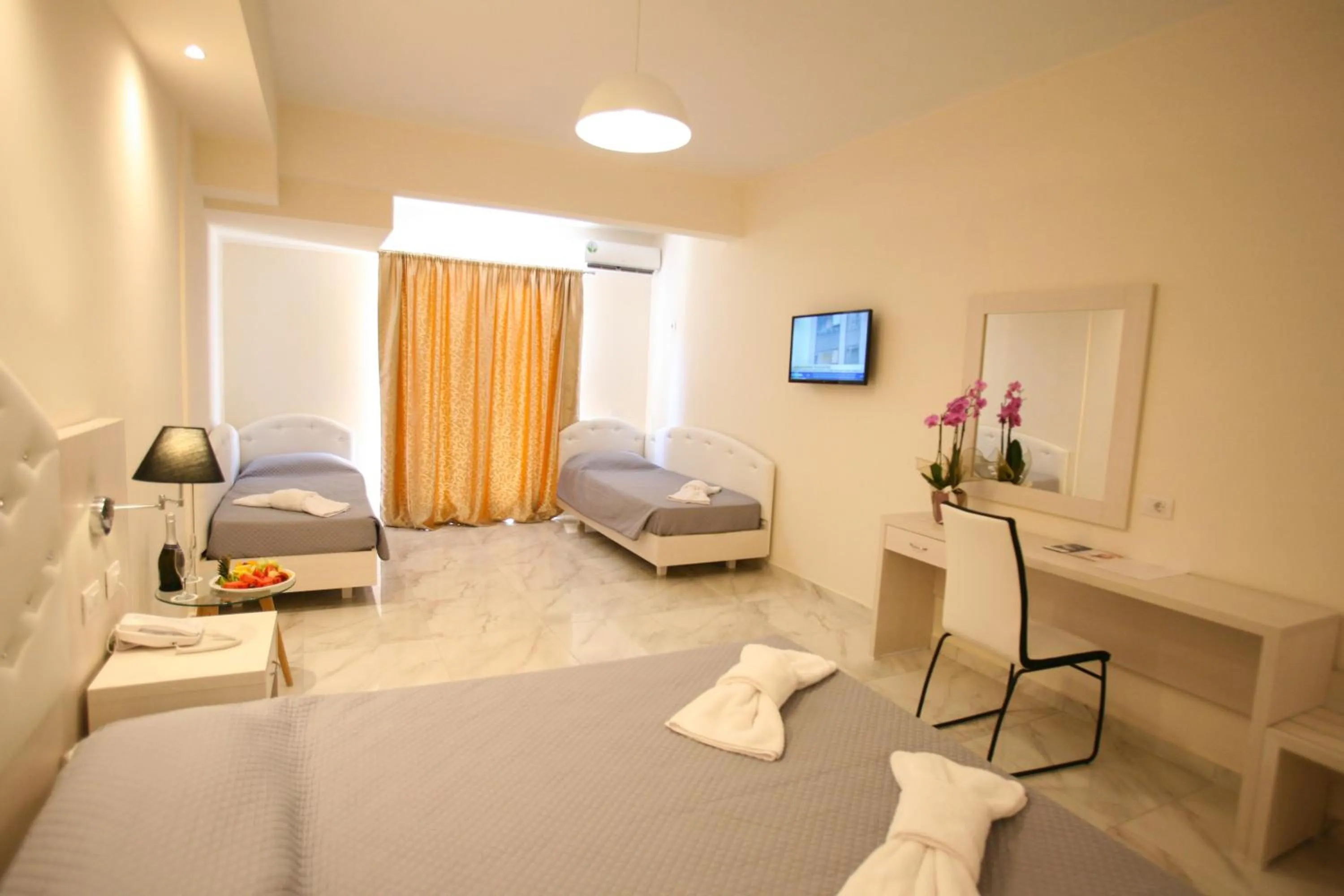 Photo of the whole room, Bed in Amour Holiday Resort