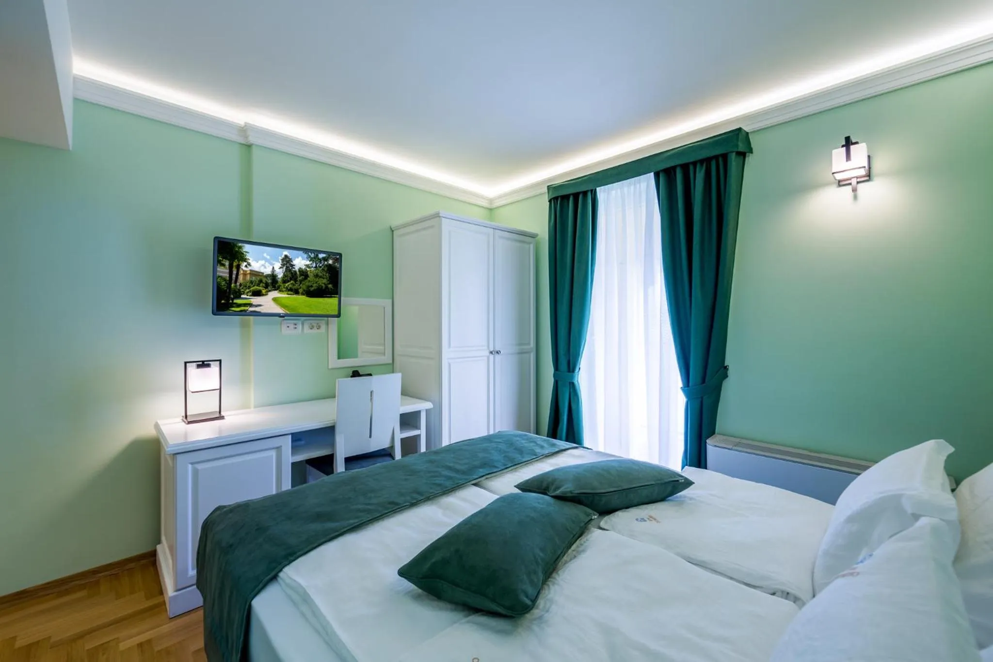 Photo of the whole room, Bed in Hotel Domino