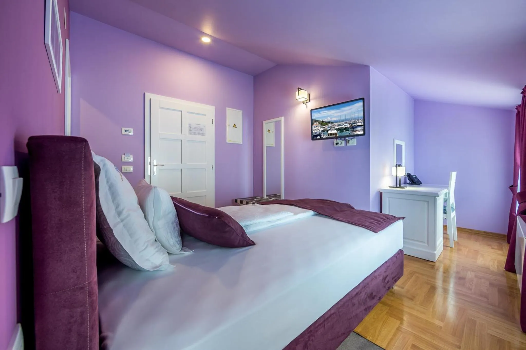 Photo of the whole room, Bed in Hotel Domino