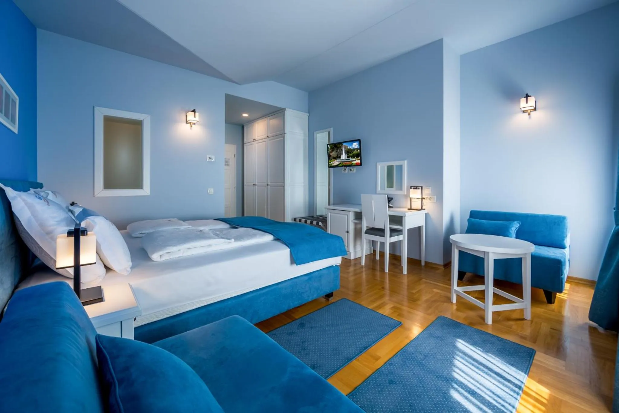 Photo of the whole room, Bed in Hotel Domino