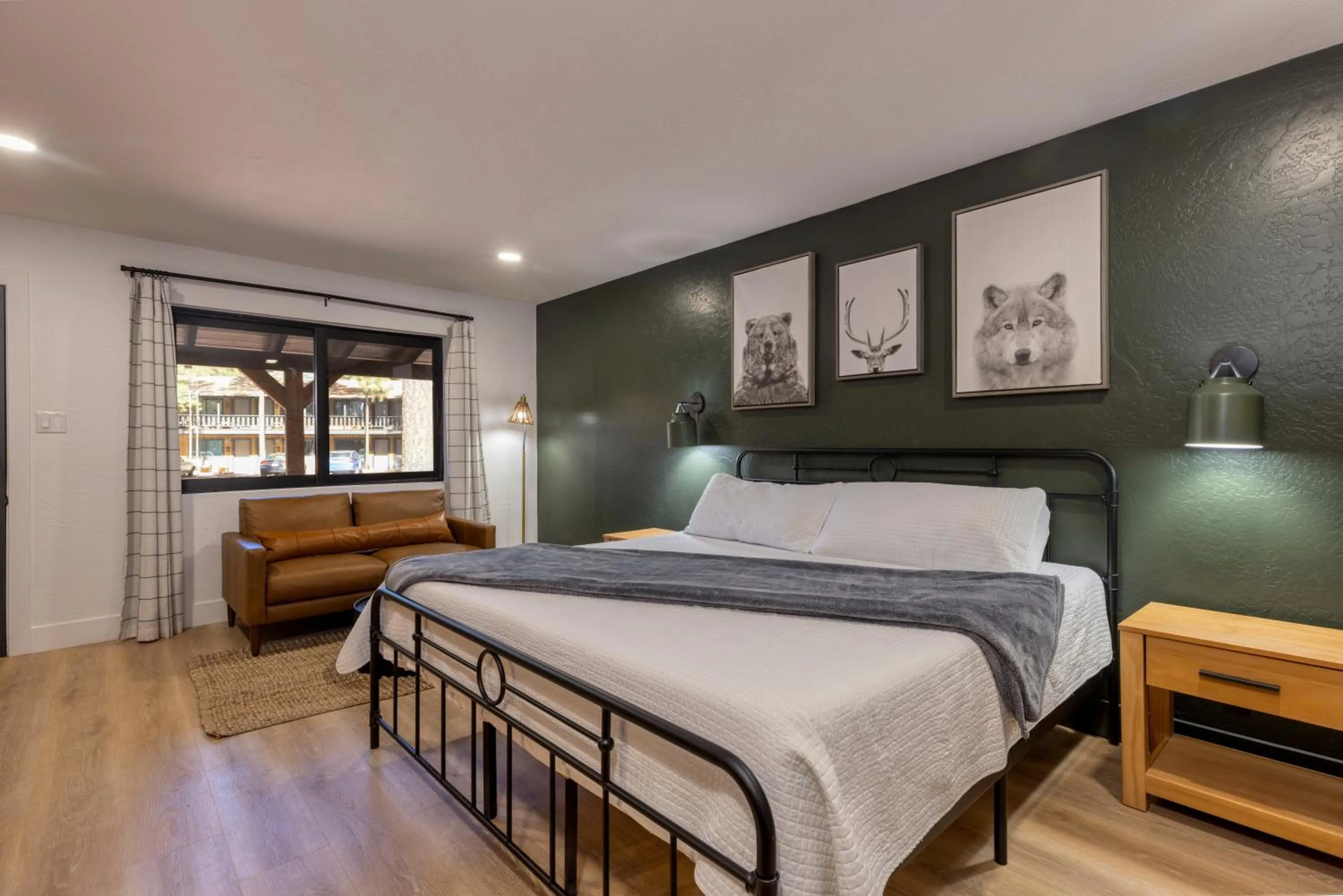 Bed in TimberLodge Inn