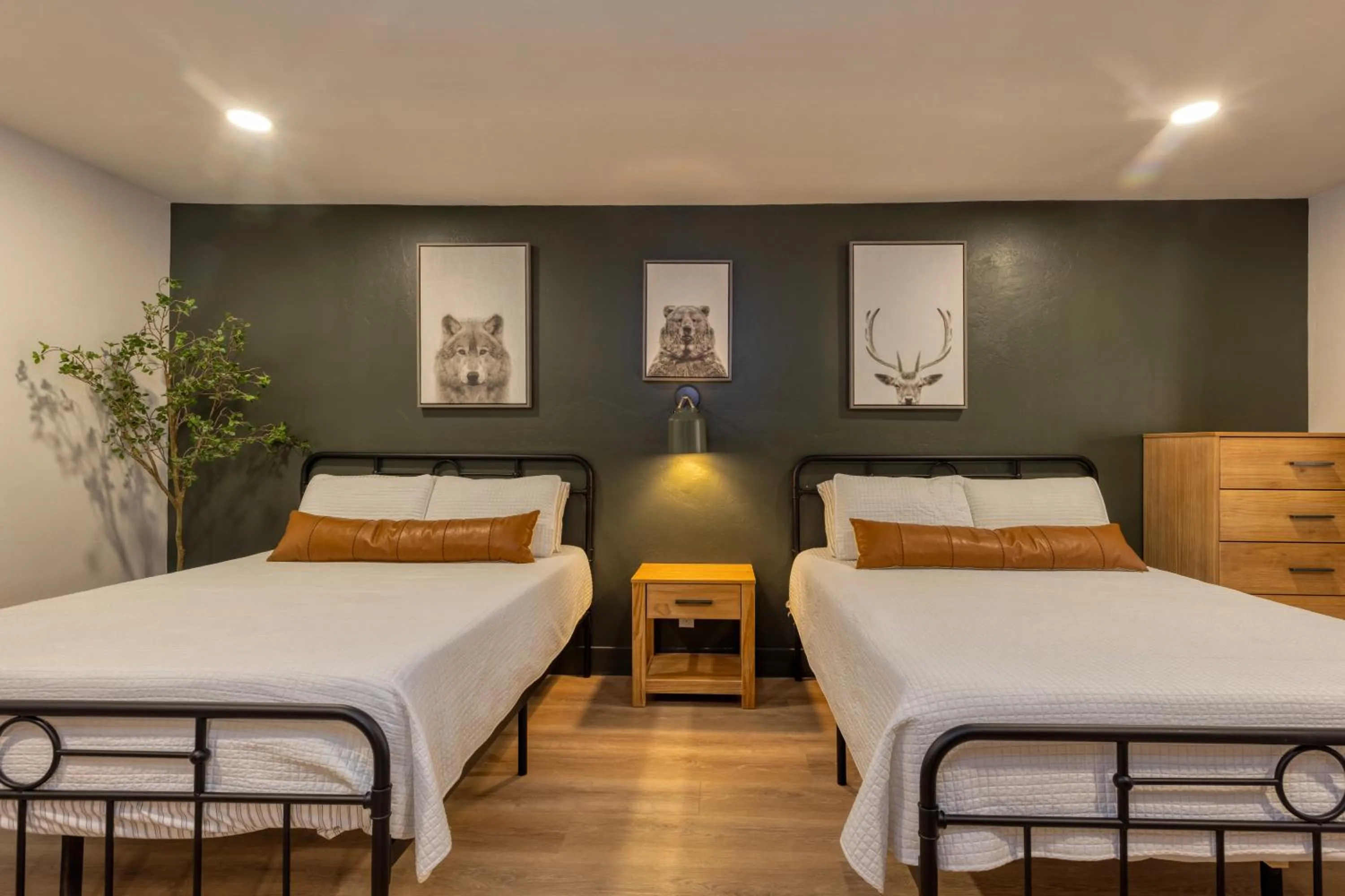 Bed in TimberLodge Inn