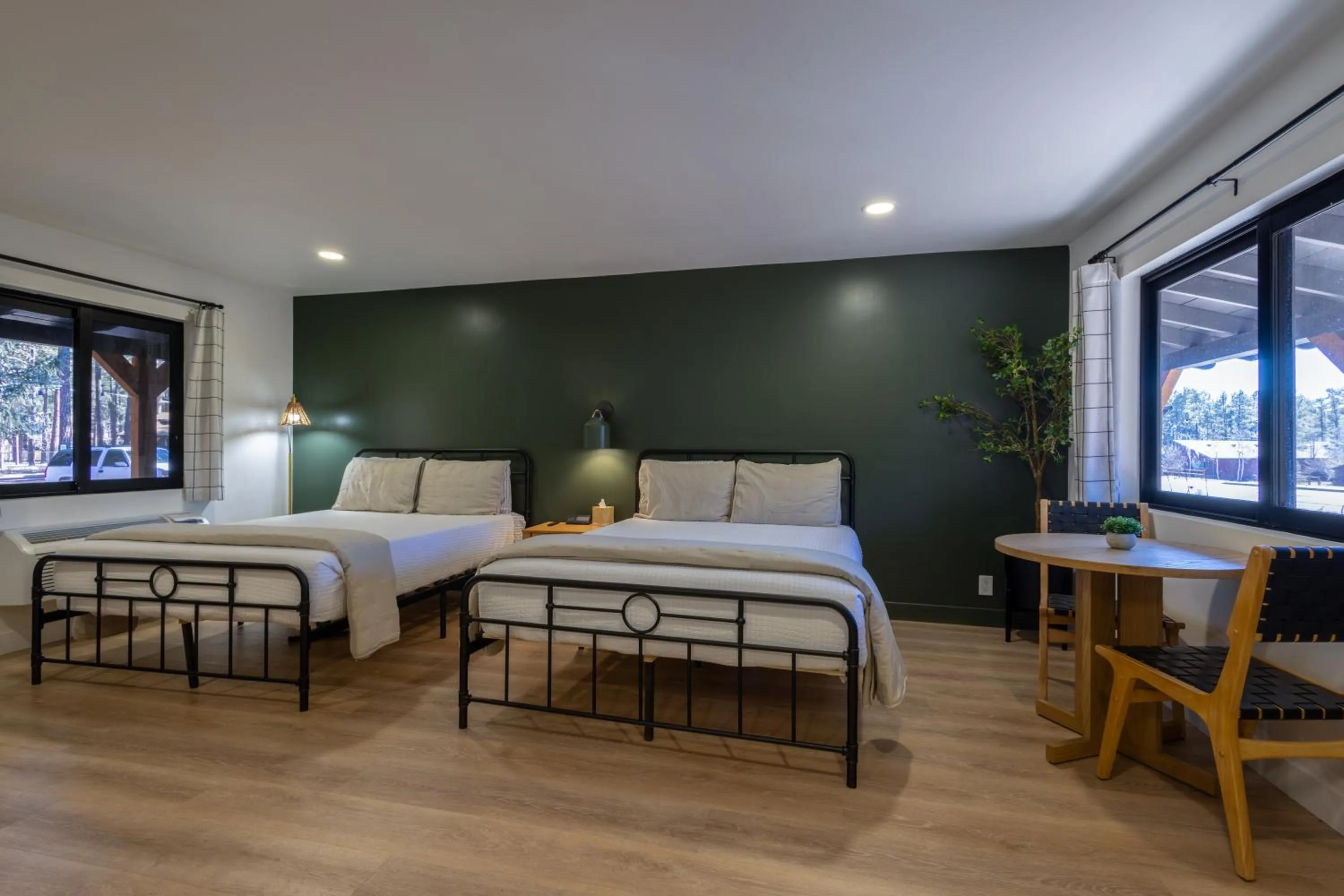 Bed in TimberLodge Inn