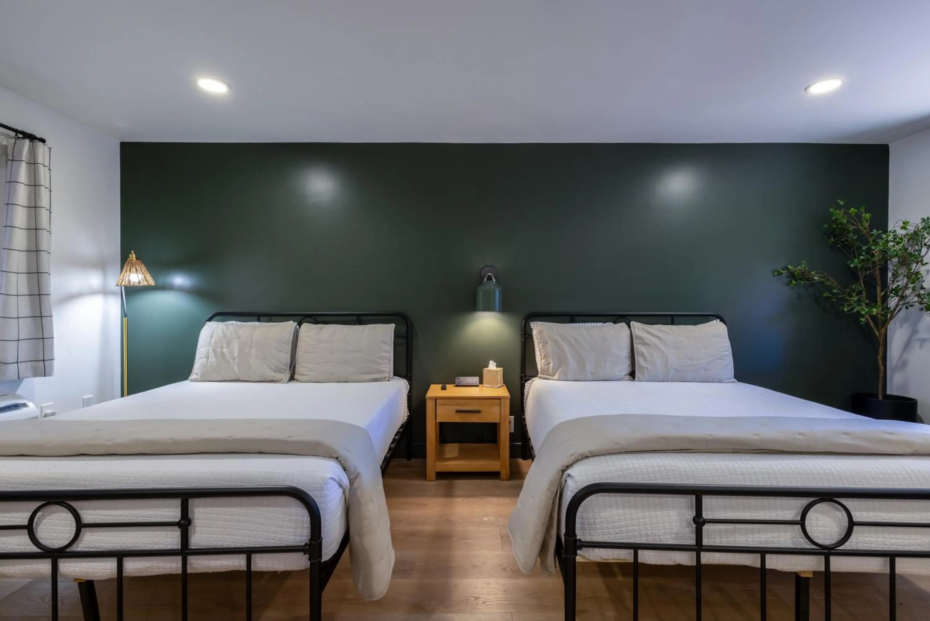 Bed in TimberLodge Inn