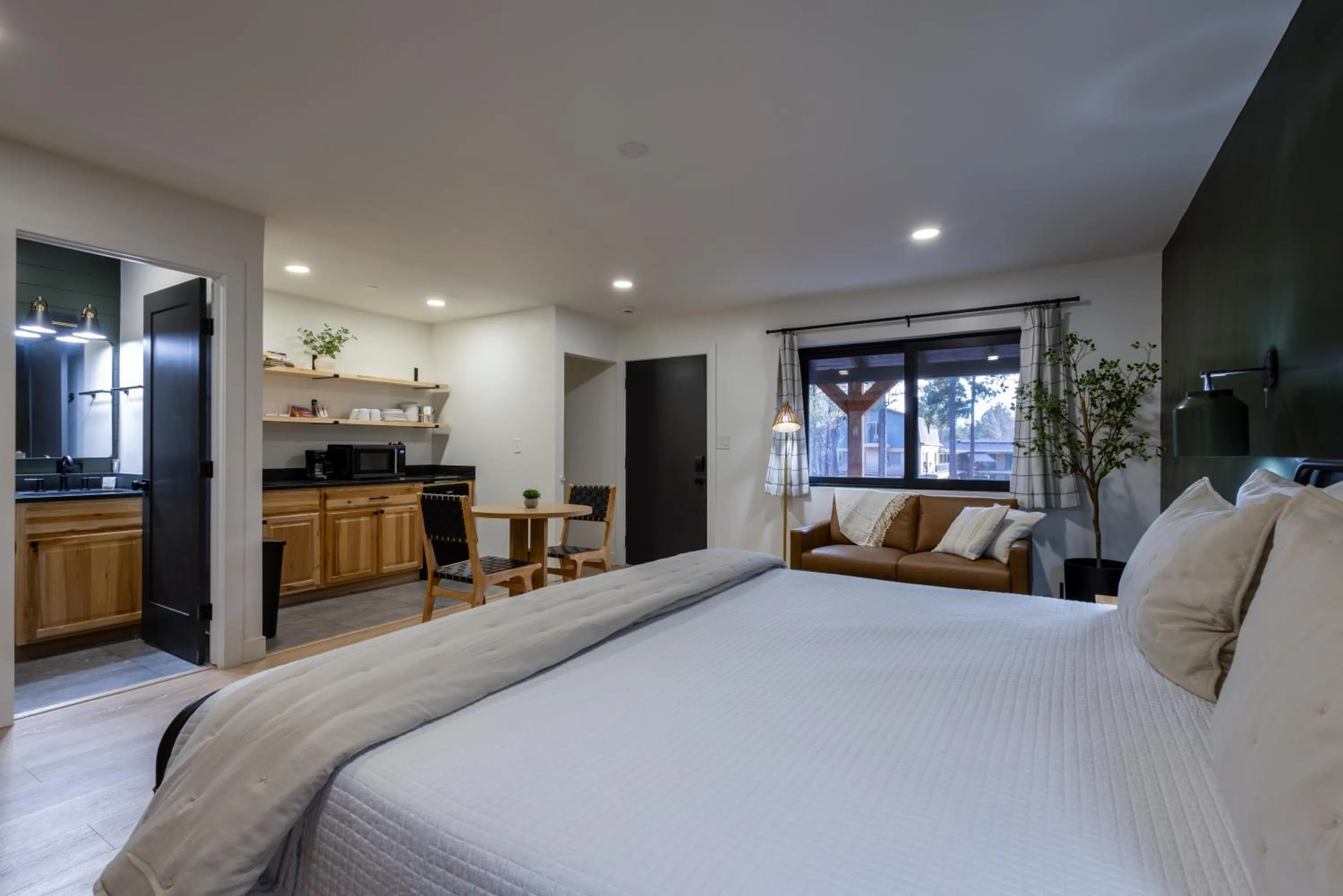 Bed in TimberLodge Inn