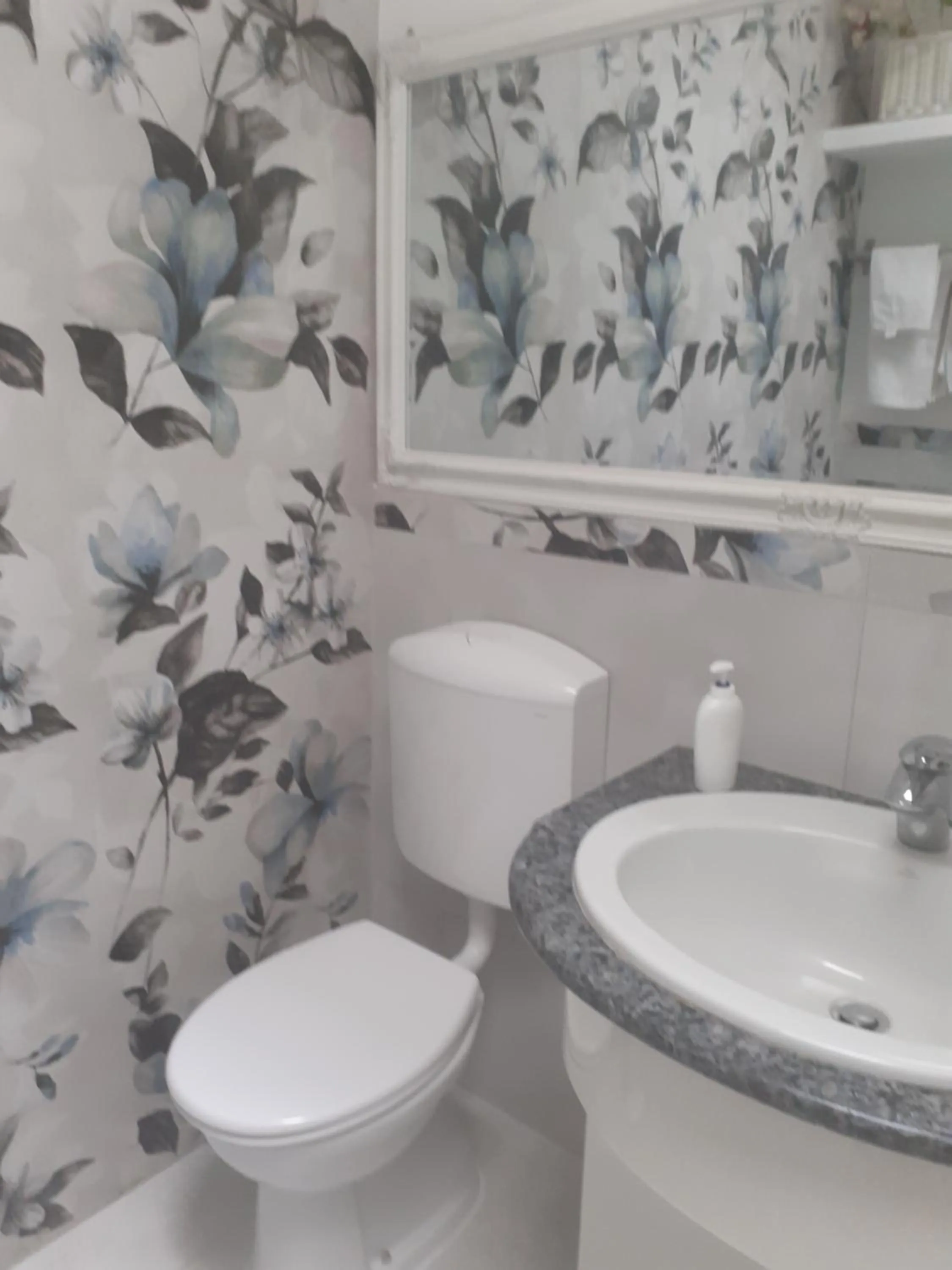 Toilet in B&B Villa Bucceri