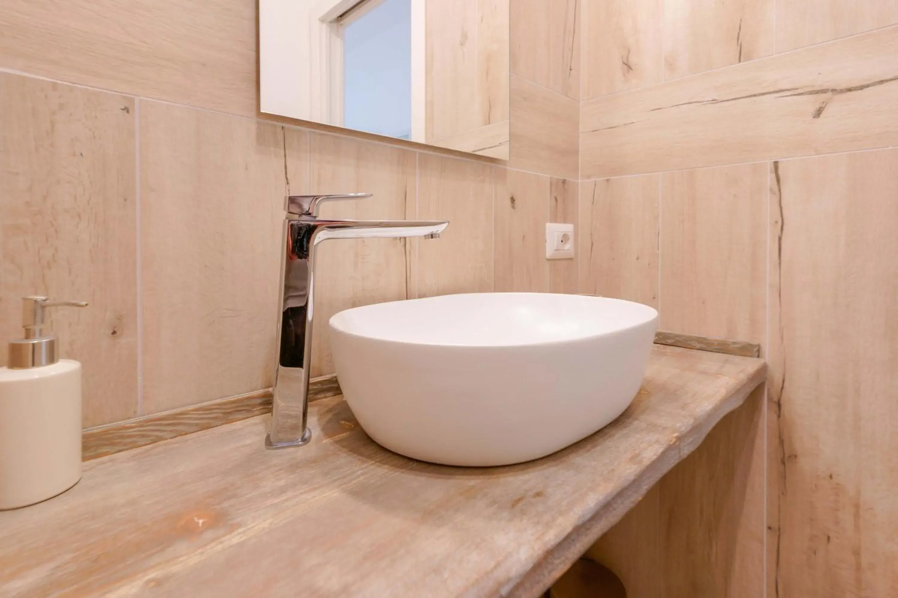 Deluxe Double Room with Balcony in Domo Green House Deluxe Double Room with Balcony in Domo Green House