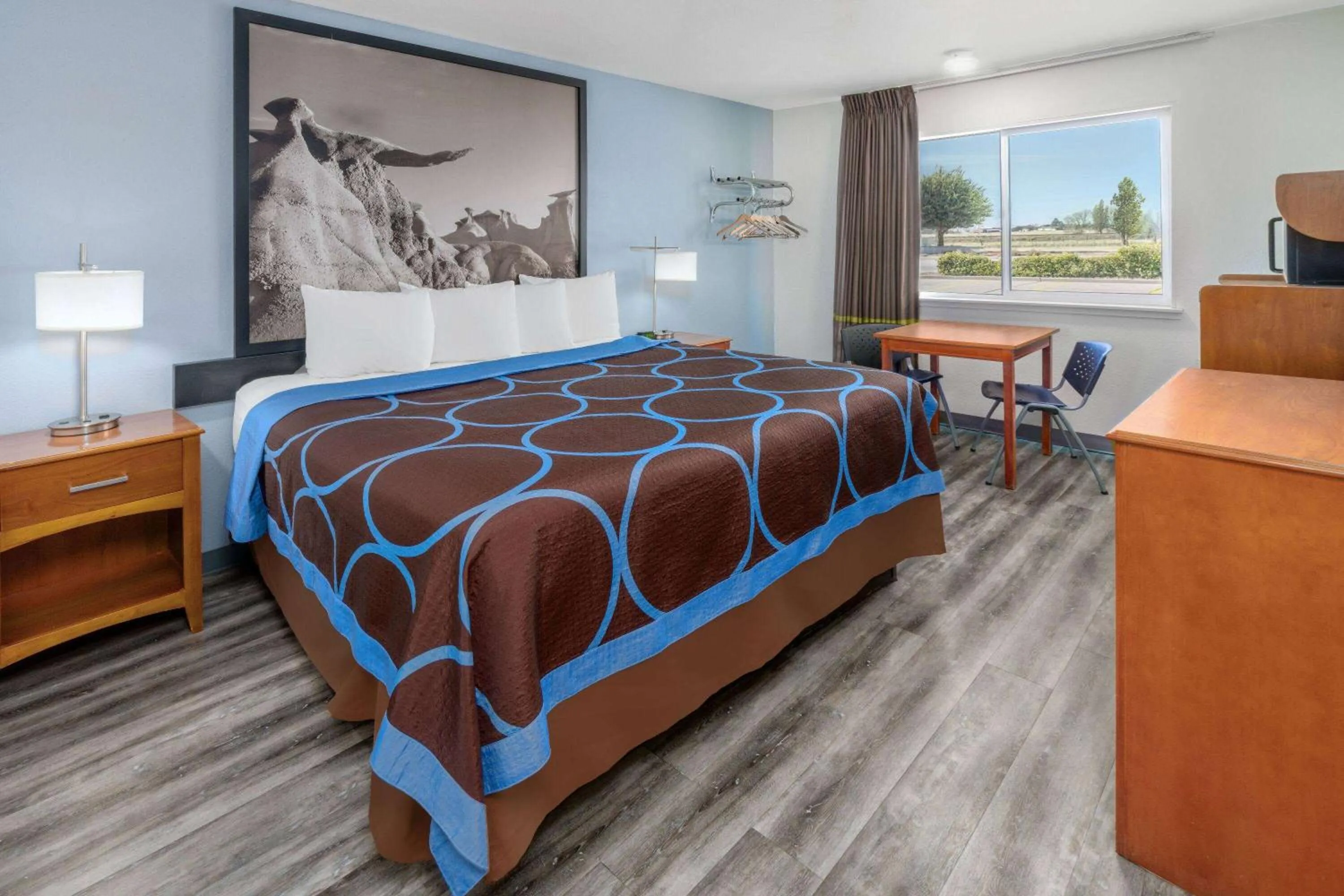 Photo of the whole room, Bed in Super 8 by Wyndham Clayton